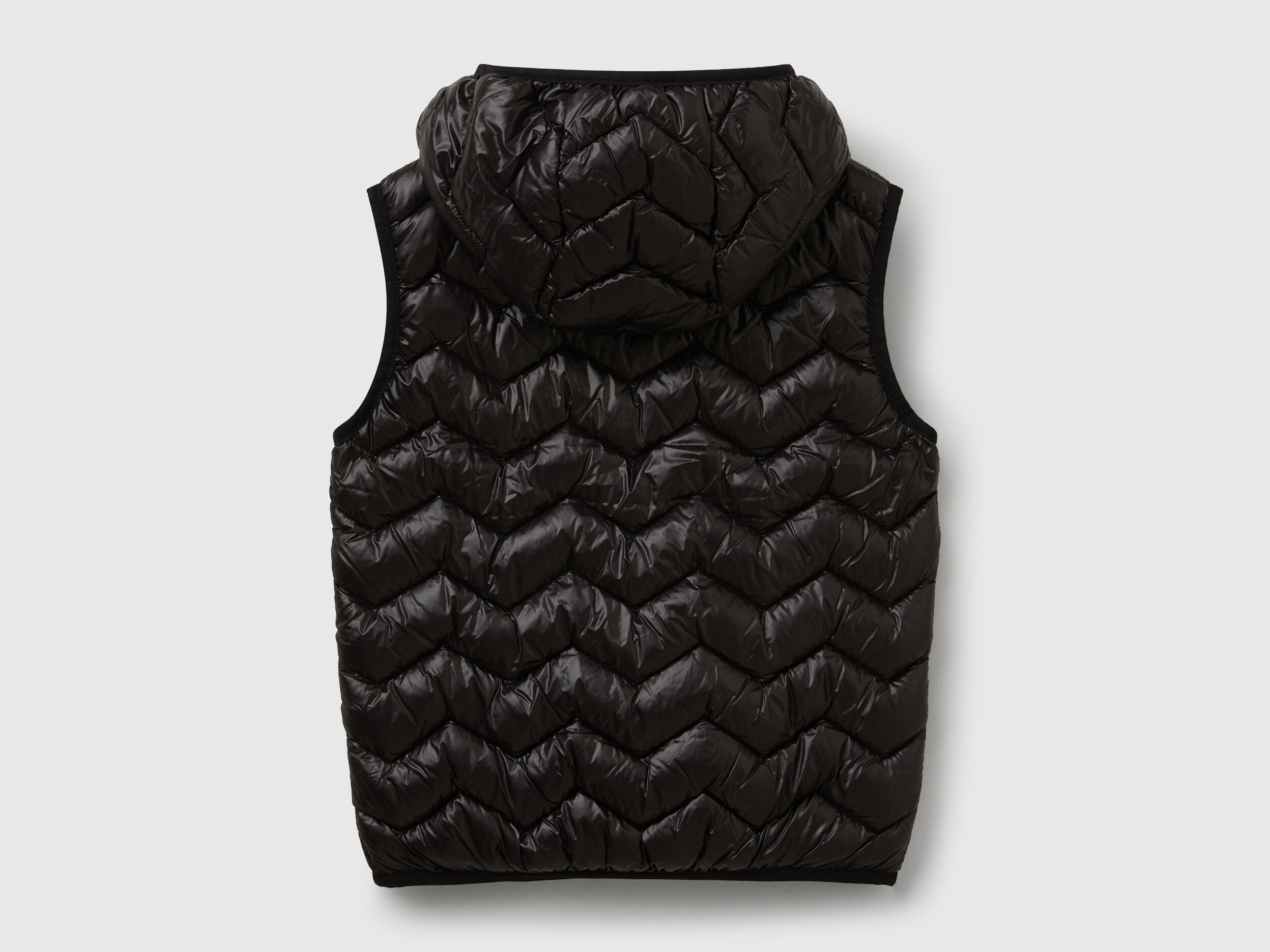 Benetton_Black_Padded Vest with Hood_21INCJ00Q_100_02