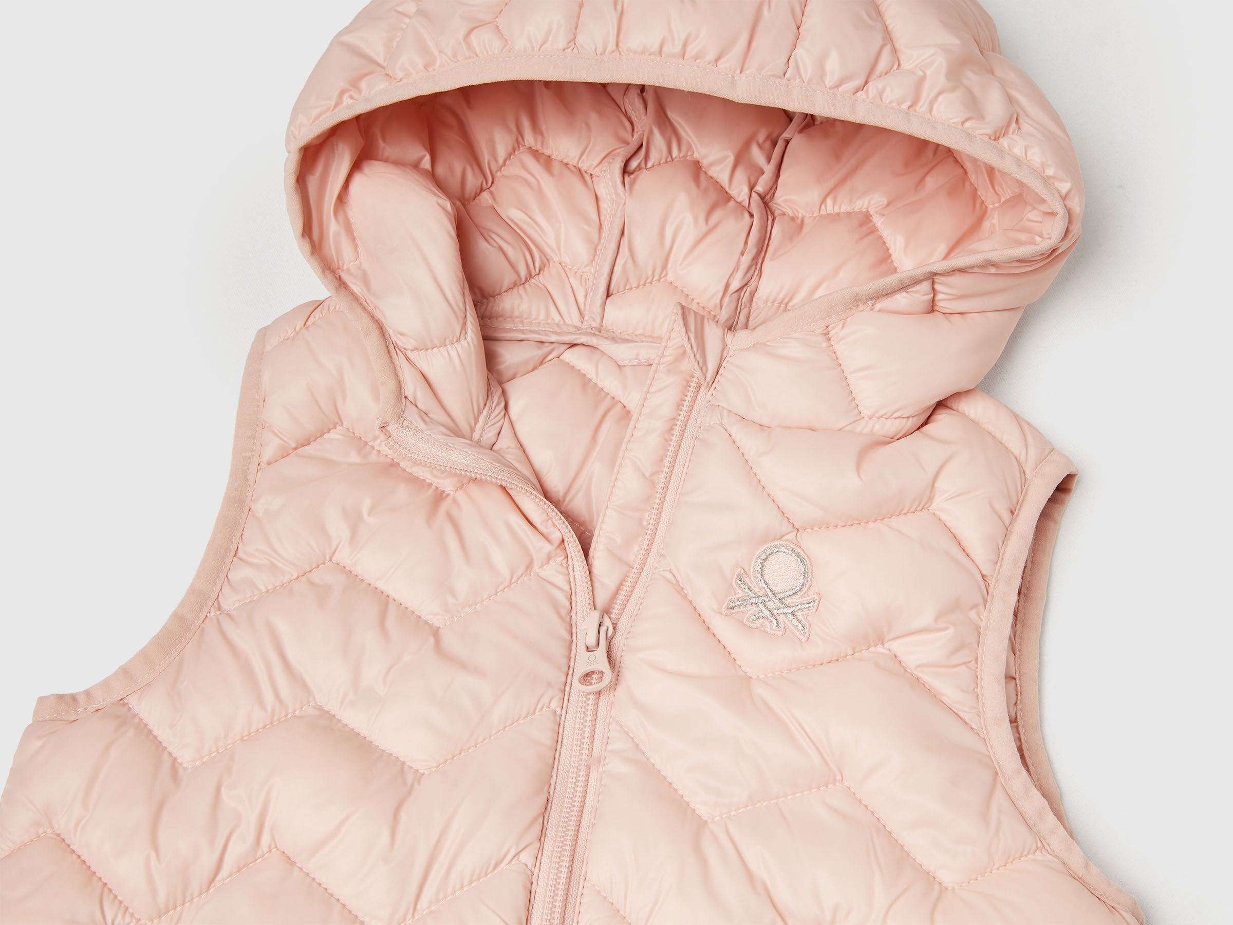 Benetton_Soft Pink_Padded Vest with Hood_21INGJ00H_12U_03