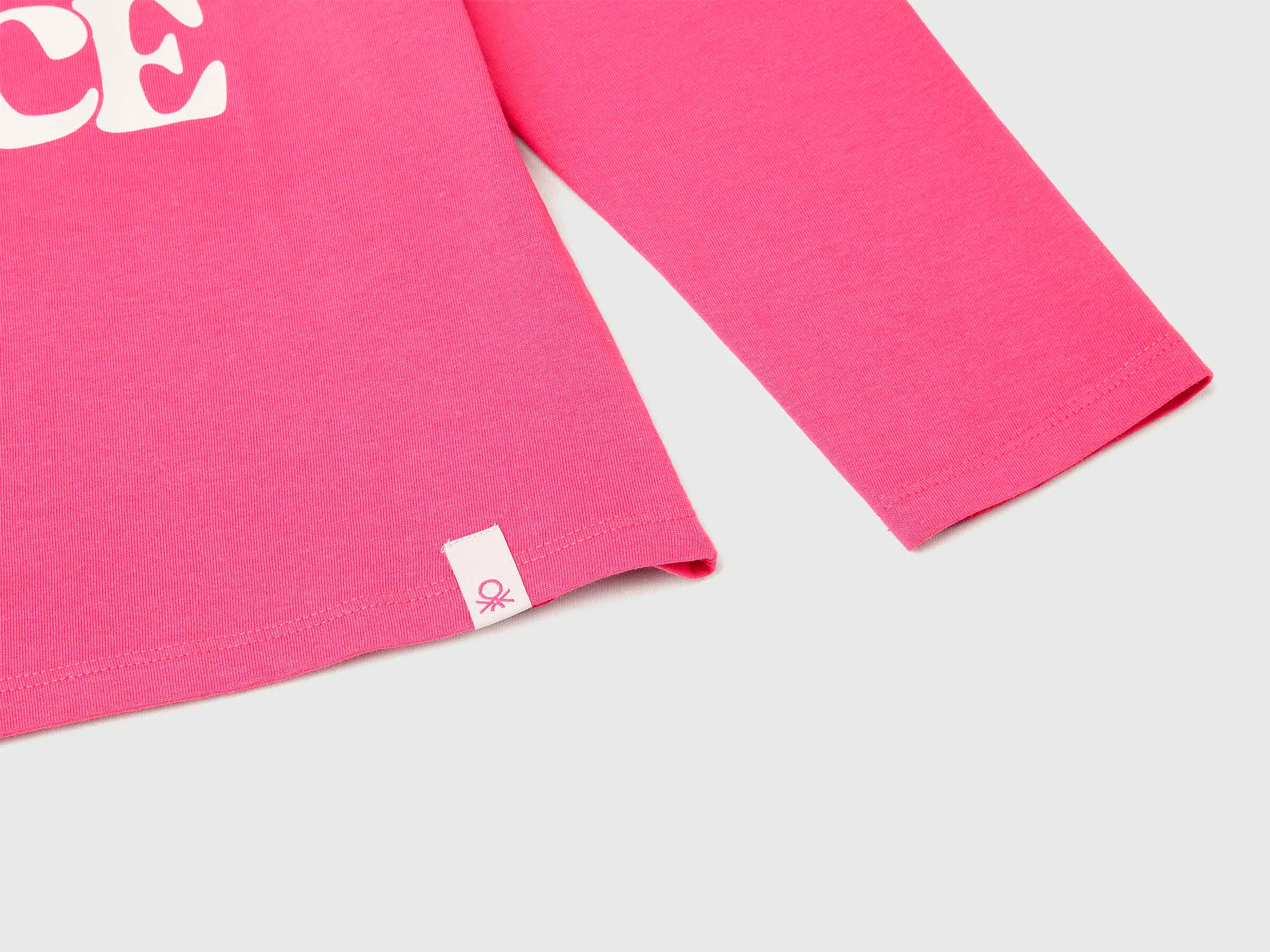 Benetton_Fuchsia_Lilo & Stitch ©Disney T-Shirt_35RYC10Q7_1A2_03