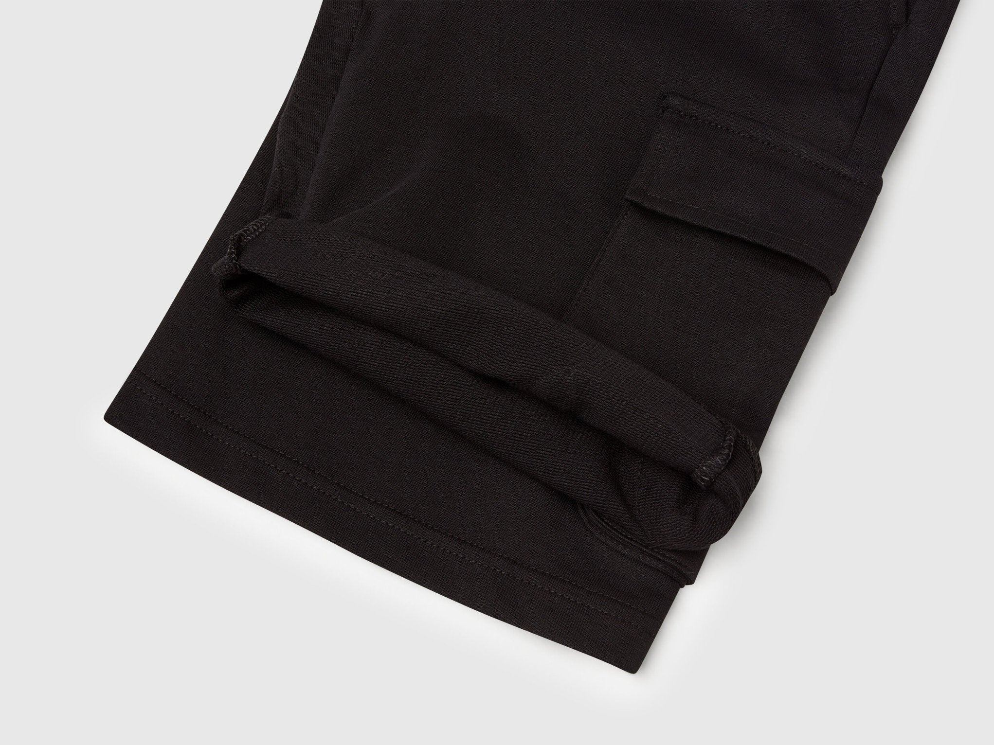 Benetton_Cargo Shorts in Light Sweat Fabric_39DJC902N_100_03