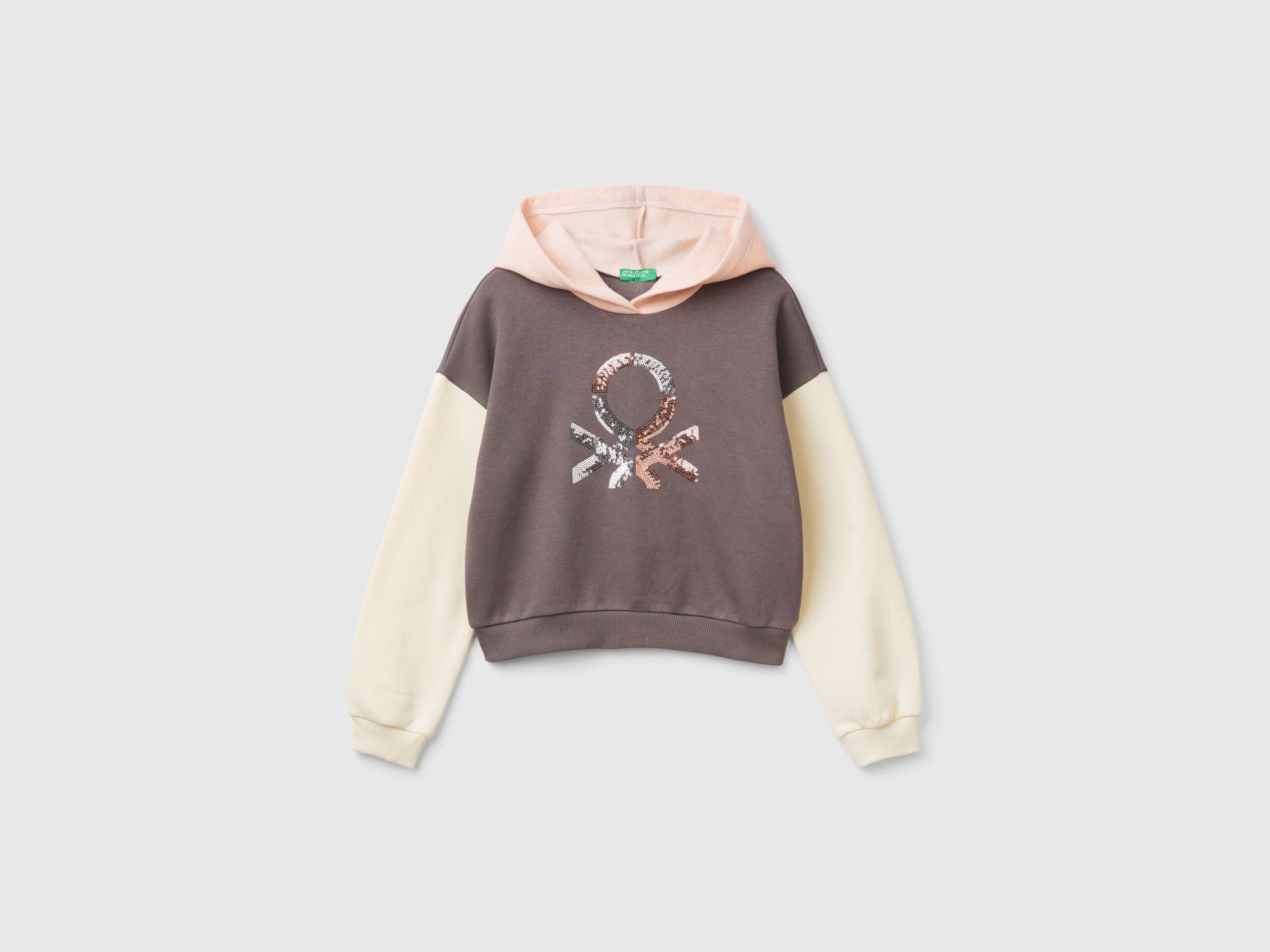 Hoodie with Sequins_39M2C203W_902_01