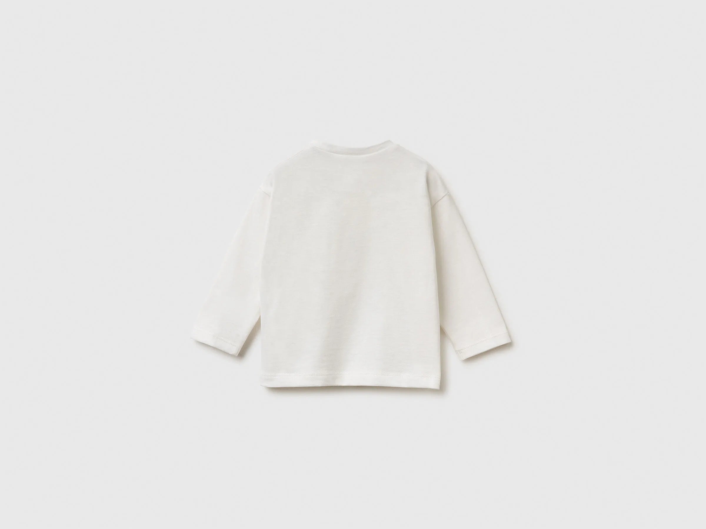 Benetton_Creamy White_T-Shirt with Shiny Print_3ATNA106R_074_02