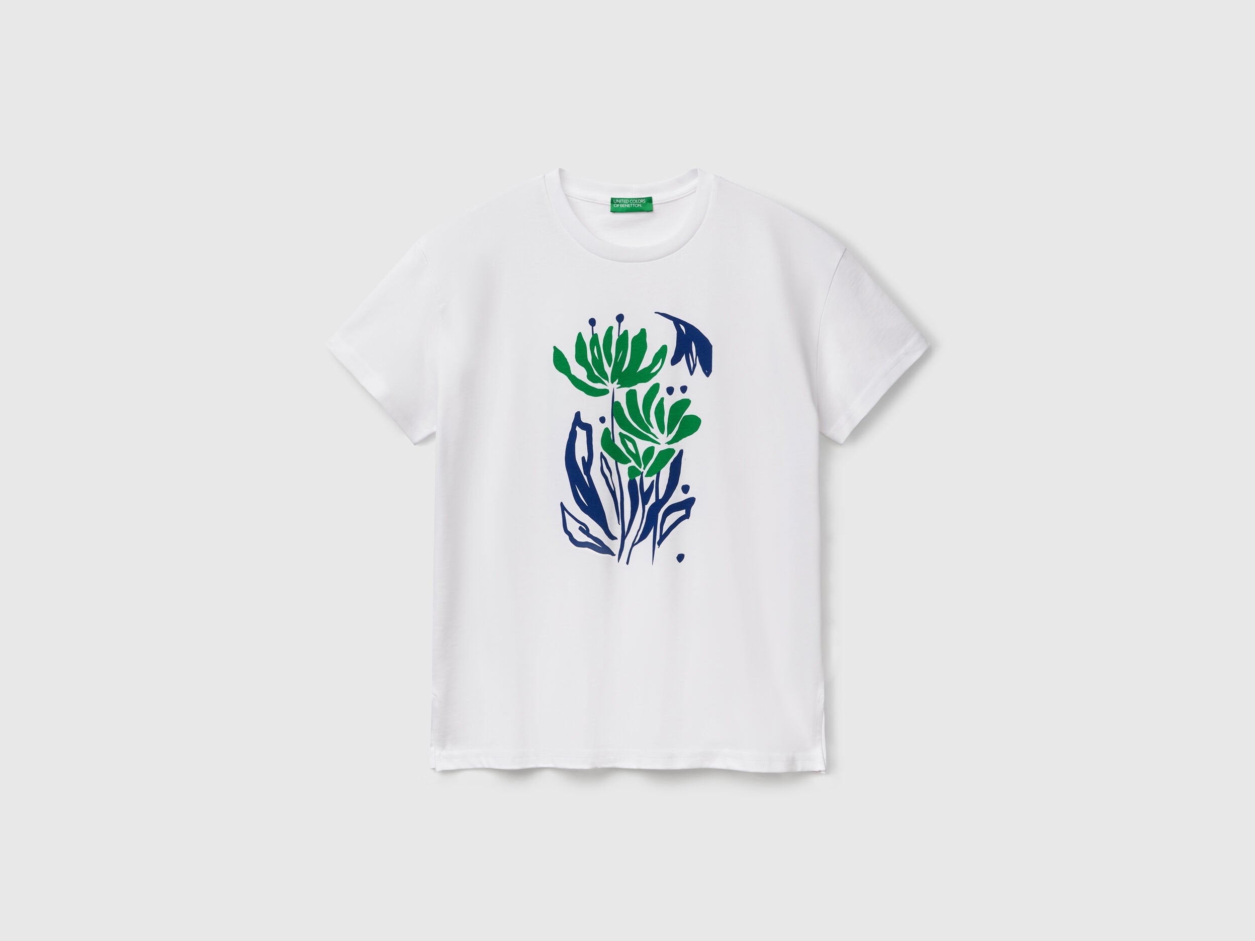 Benetton_Regular Fit T-Shirt with Floral Print_3BL0D10AK_902_03