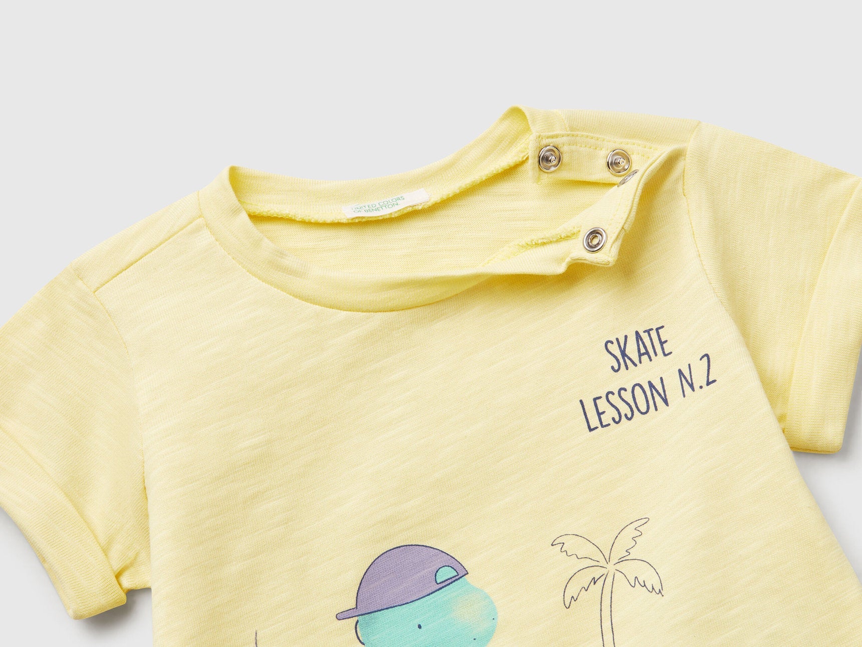 Benetton_T-Shirt with Print_3F93A1060_0H3_03