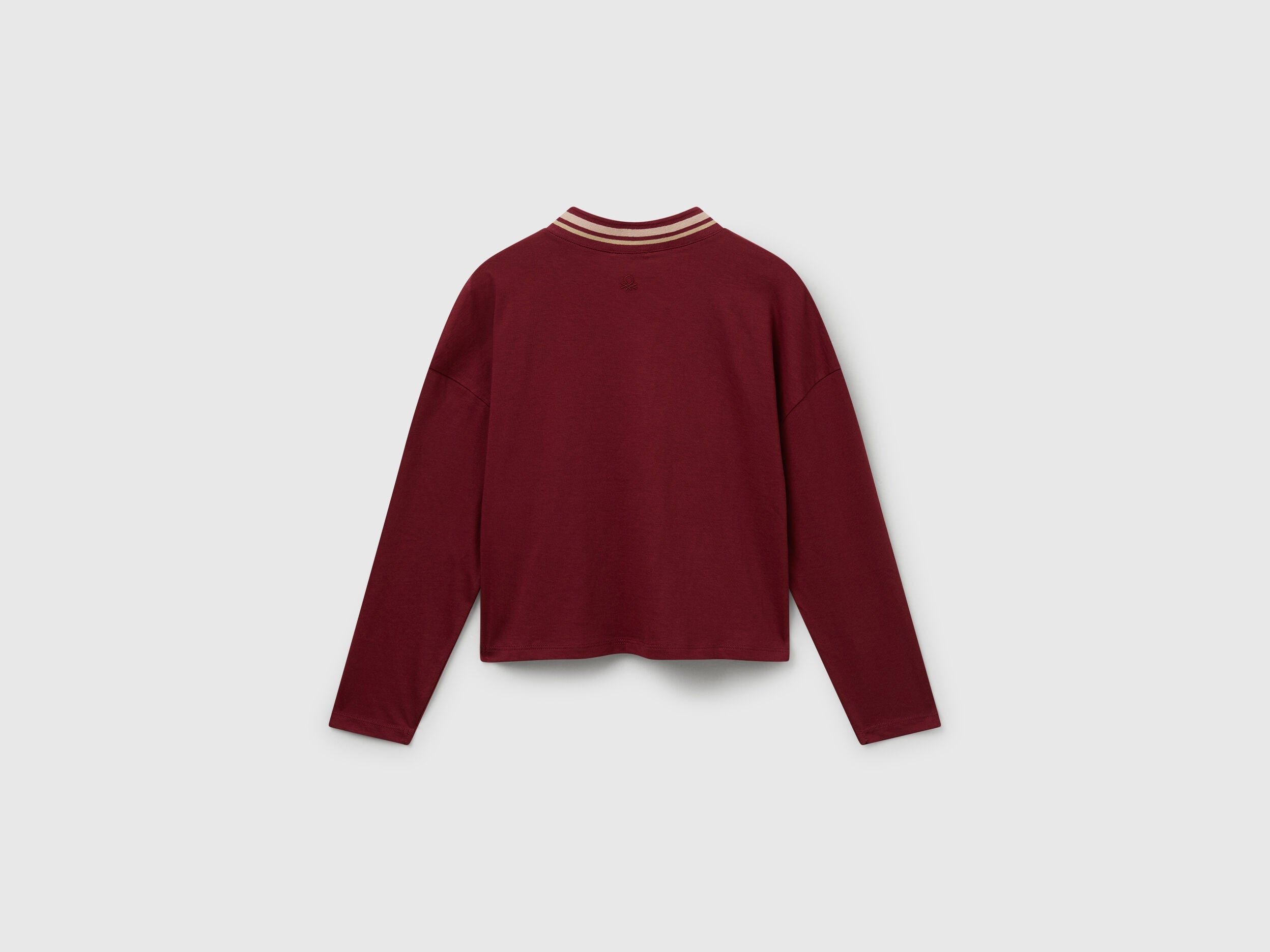 Benetton_Burgundy_T-Shirt with Sequin Embroidery_3I1XC400E_236_02