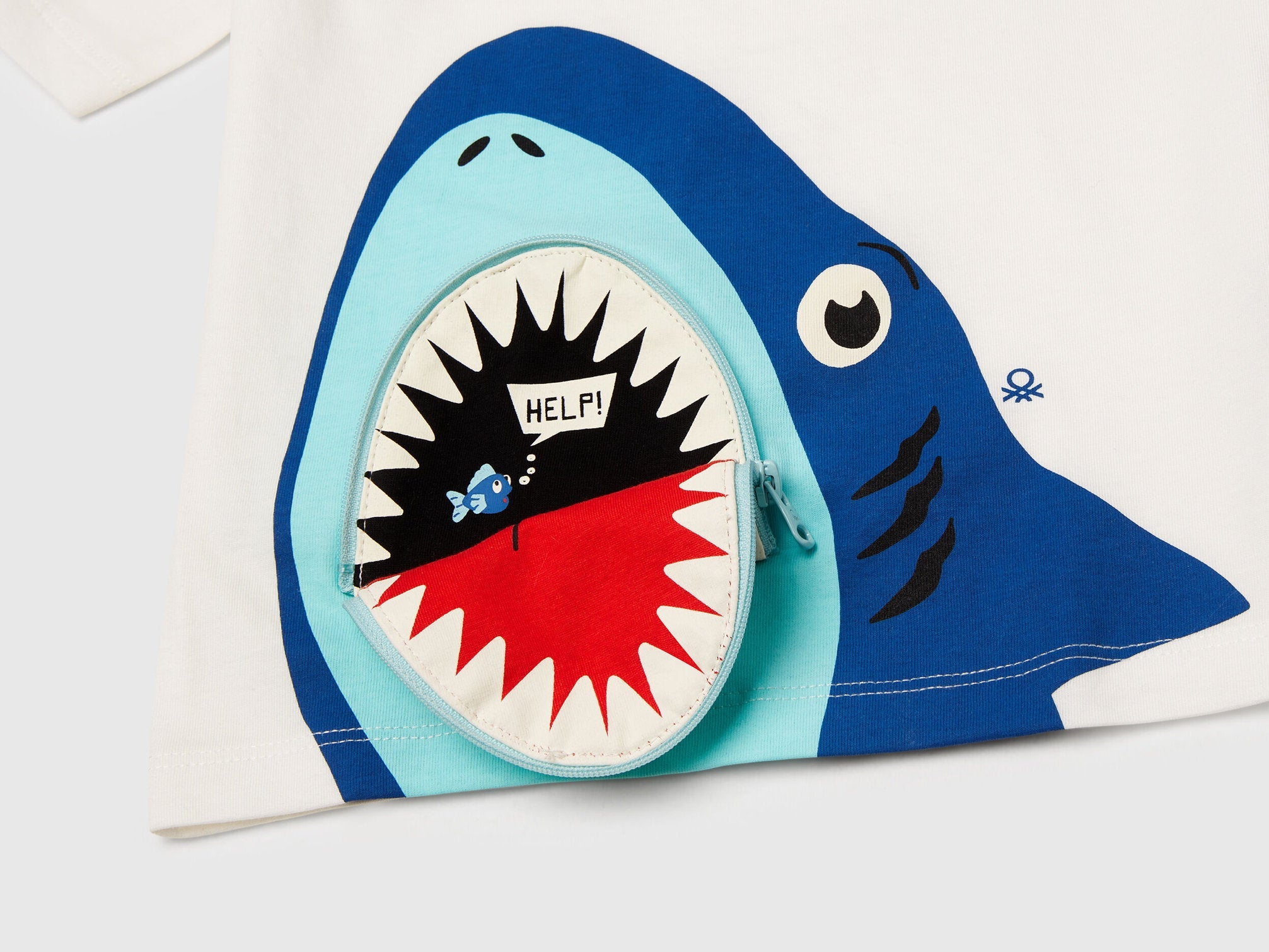 Benetton_T-Shirt with Shark Print and Applique_3I1XG10JL_074_03