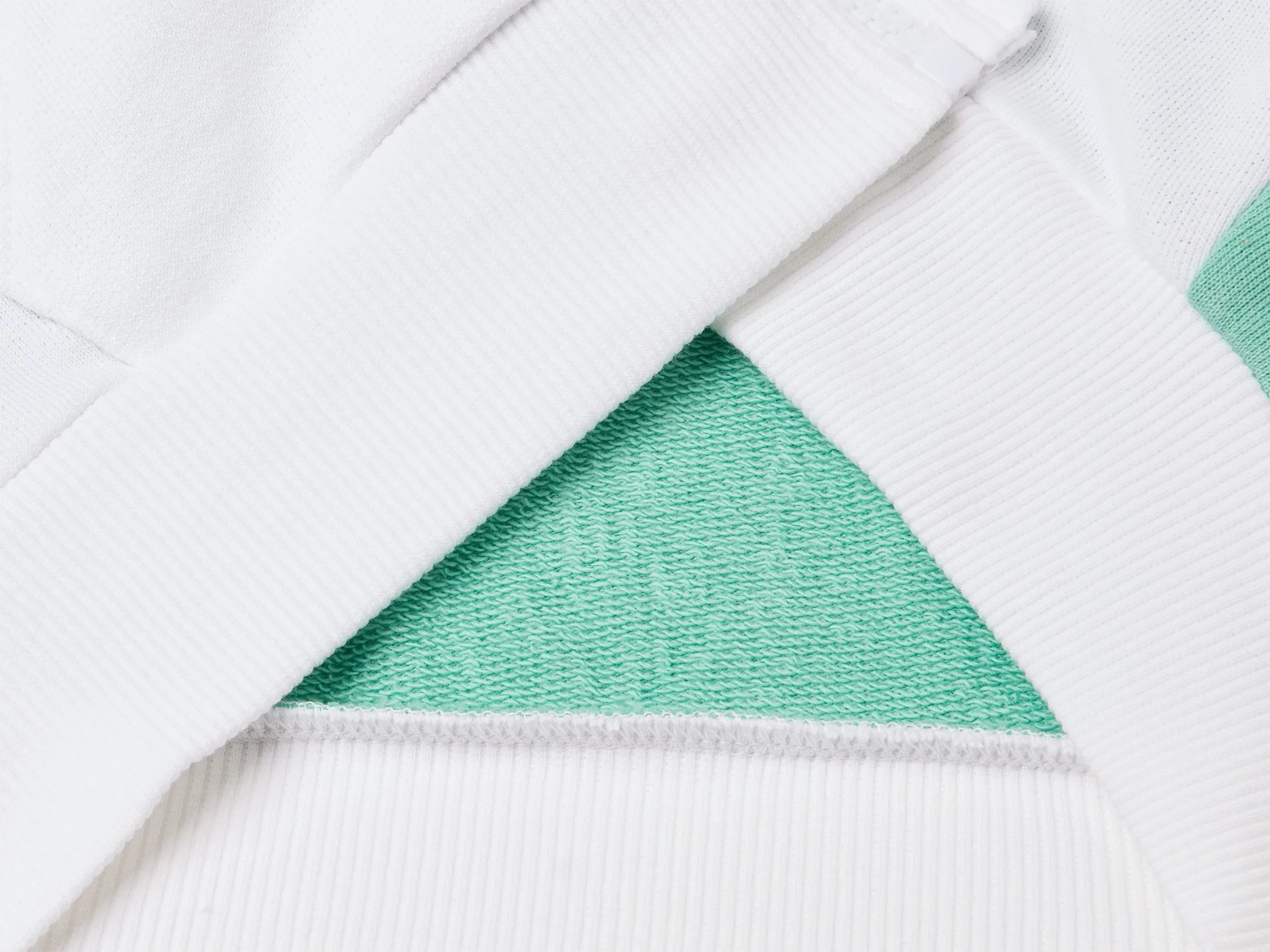 Benetton White Girls Zip-Up Sweatshirt with Print SKU: 3J68C505U_902 Image 03