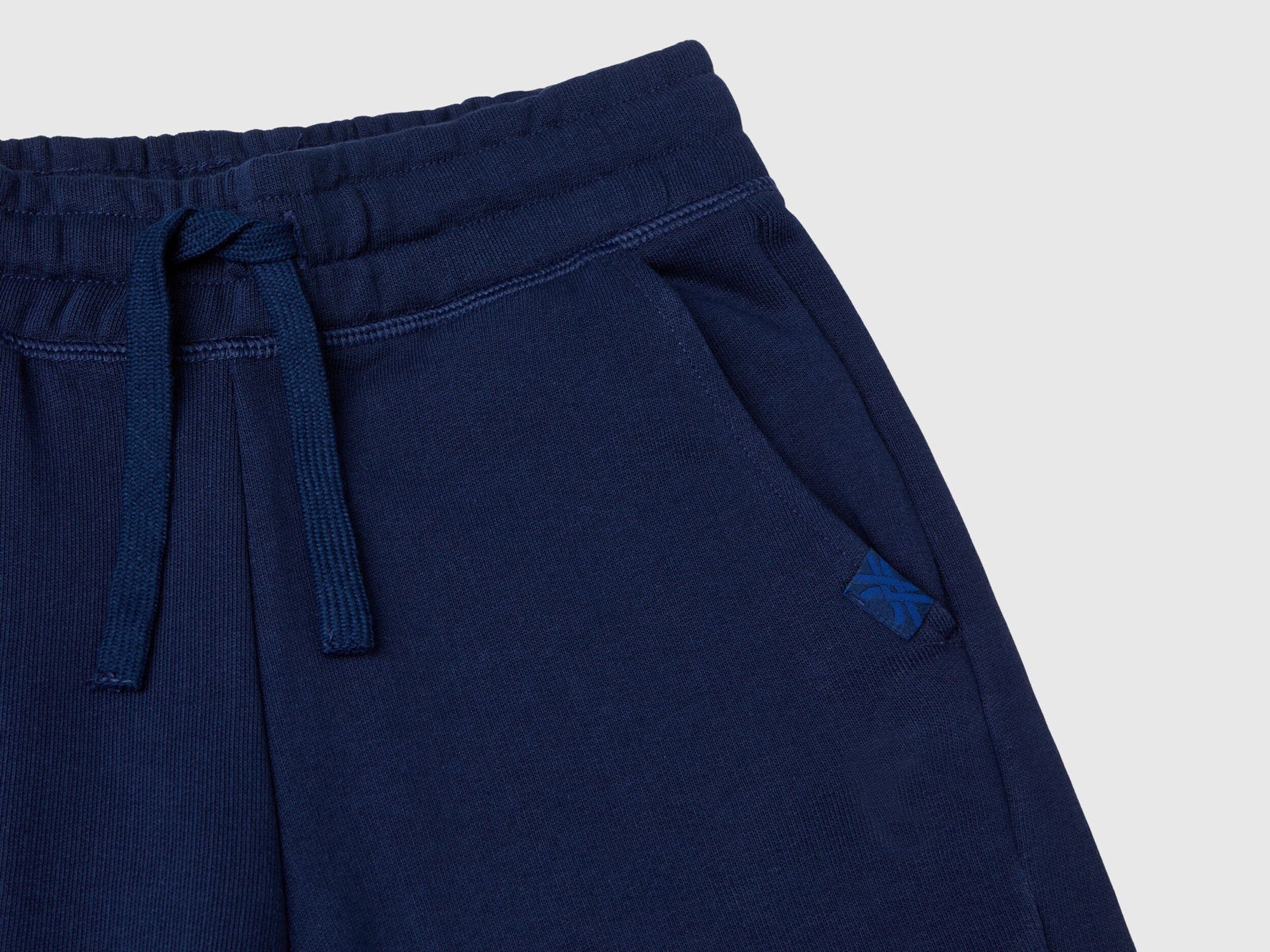 Benetton_Bermuda Shorts in Pure Cotton Fleece_3J68C901G_252_03
