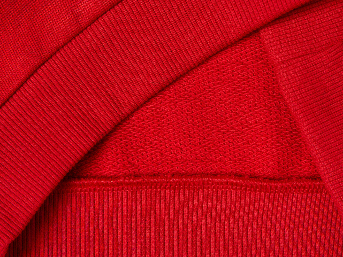 Benetton_Red_Sweat Tracksuit with Logo_3J68GK00S_29M_03