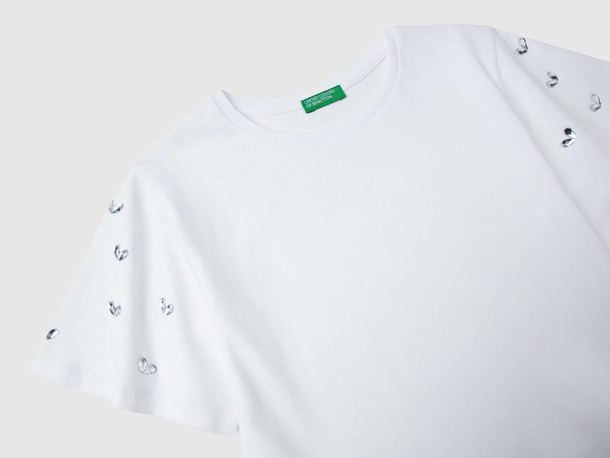 Benetton_T-Shirt with Rhinestone Sleeves_3MI5C10O1_101_03