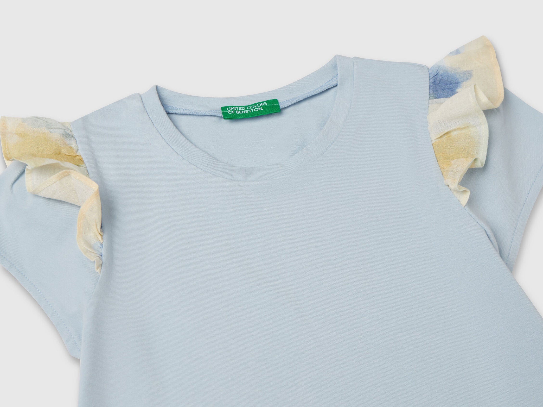 Benetton_T-Shirt with Cap Sleeves_3P4ZG10IV_902_03