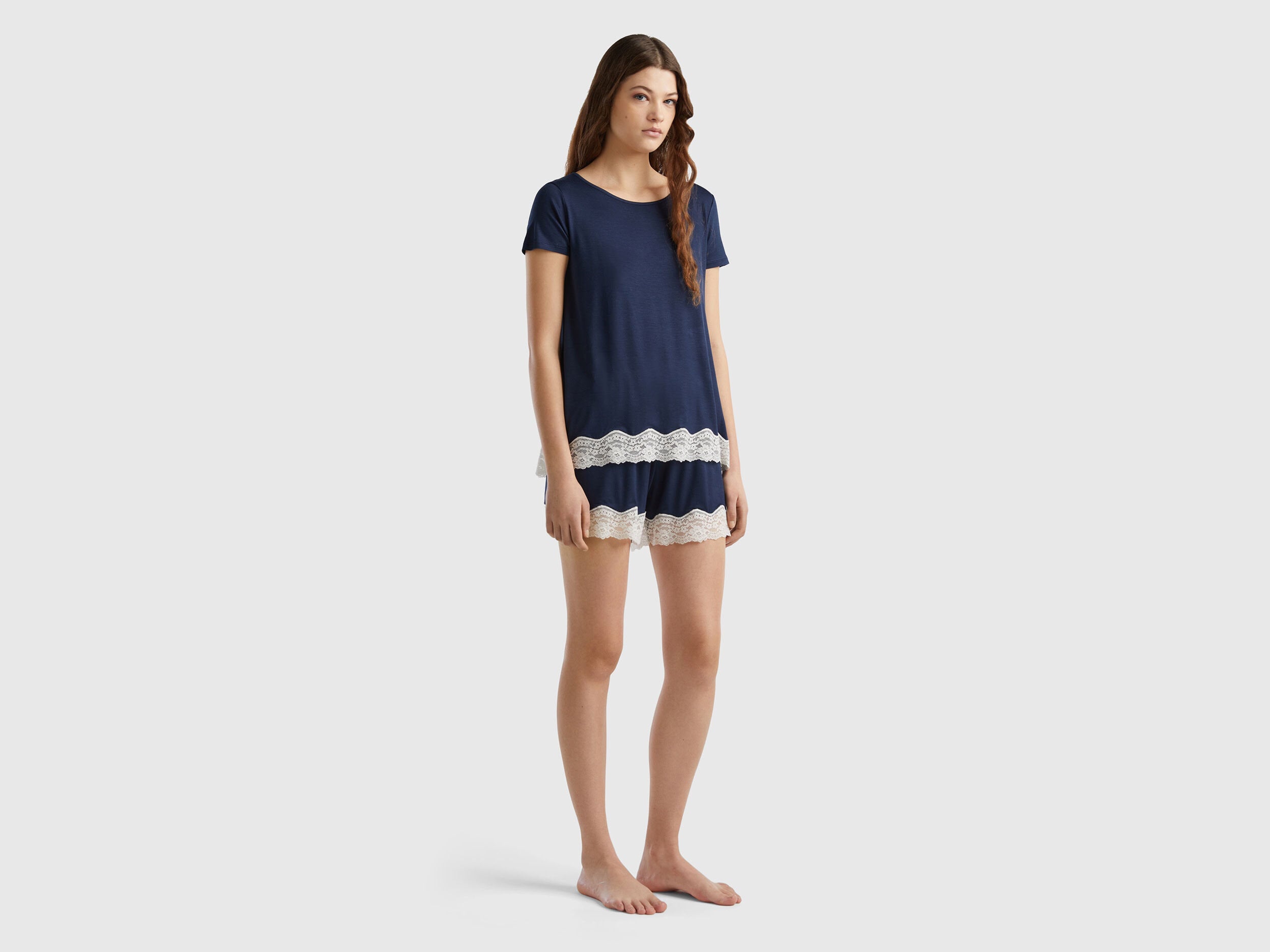 Flowy Shorts with Lace_3Z1239170_13C_03