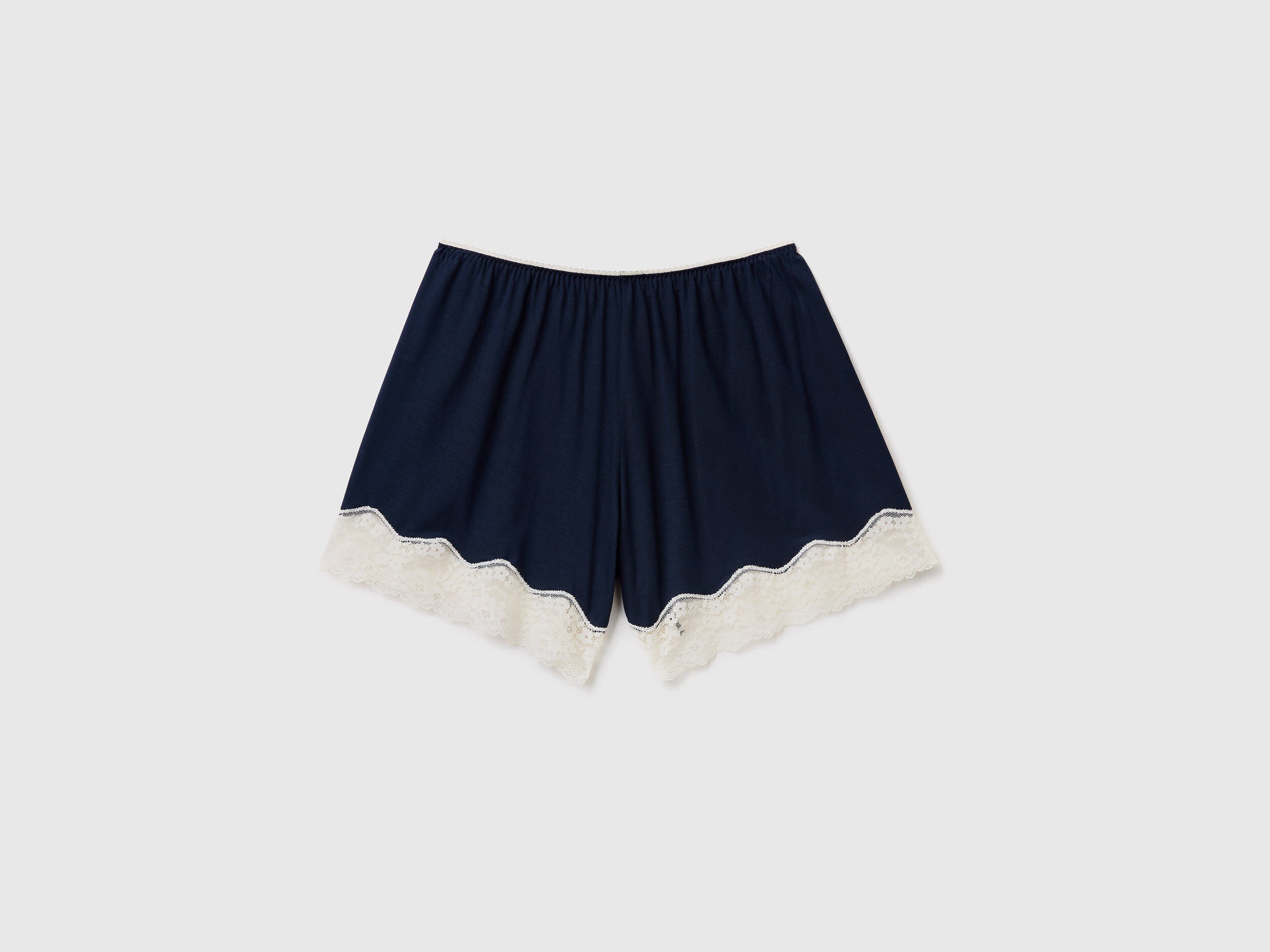 Flowy Shorts with Lace_3Z1239170_13C_05