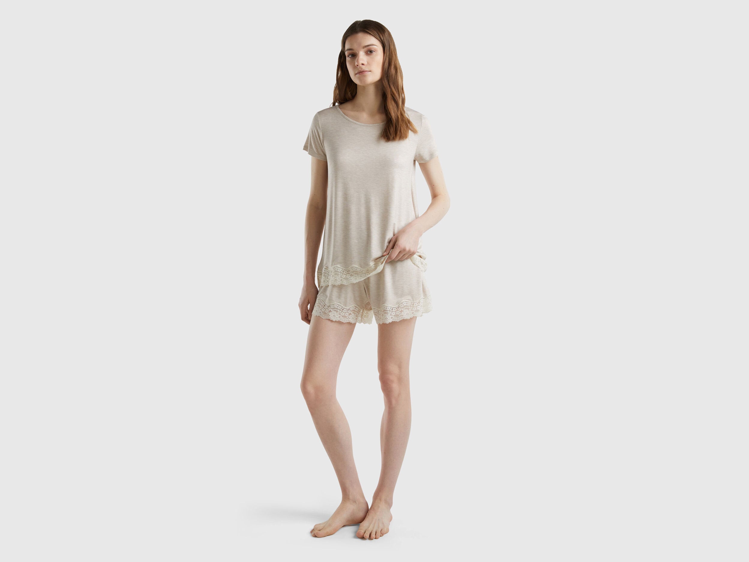 Flowy Shorts with Lace_3Z1239170_729_03