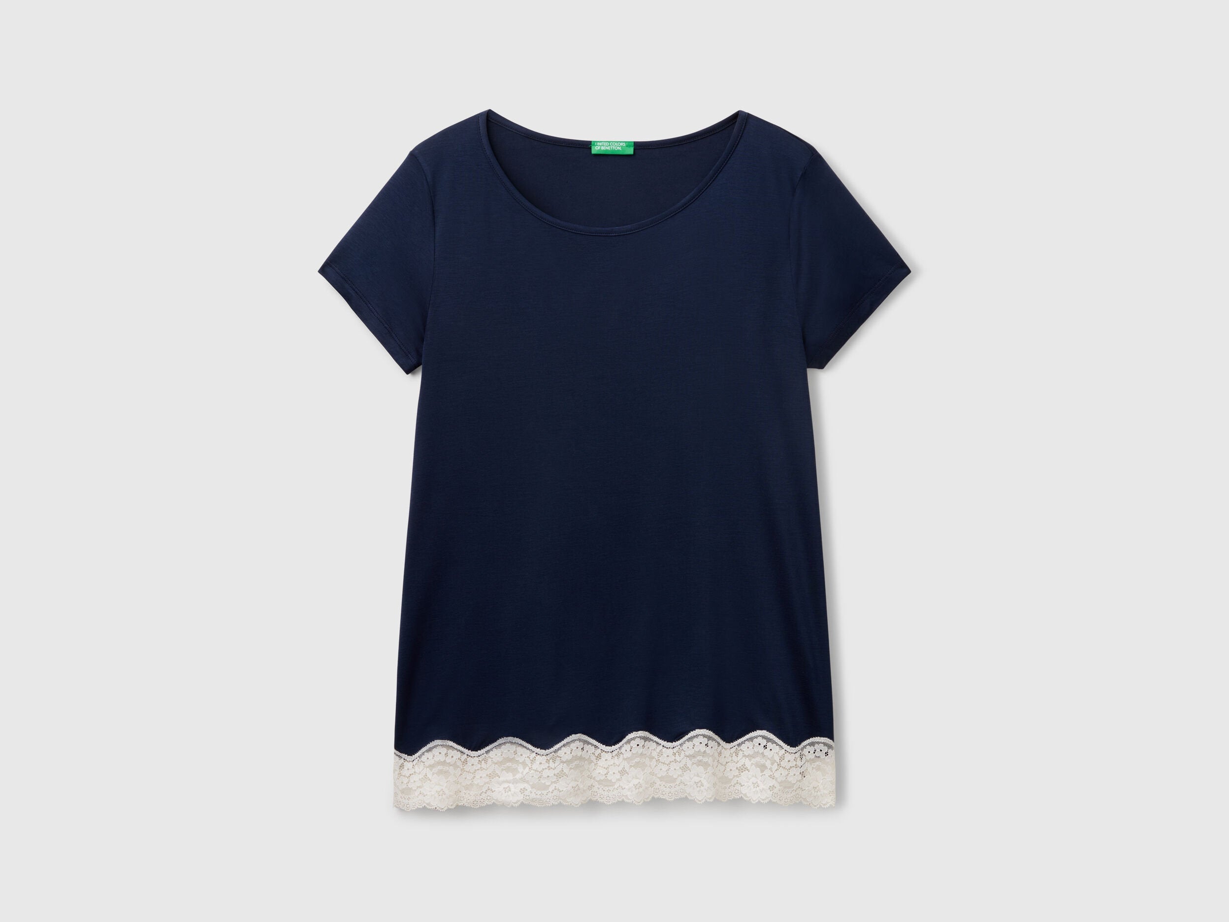 Benetton_Flowy Top with Lace Edge_3Z123M314_13C_04