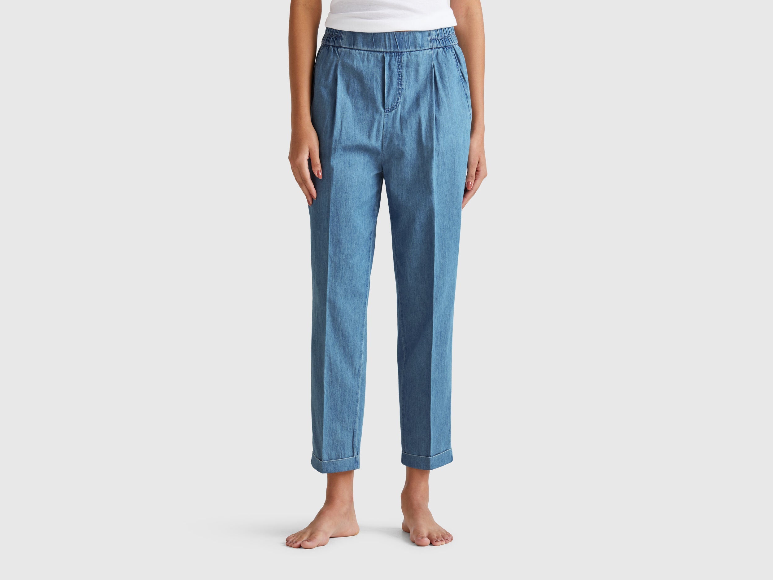 Benetton_Trousers in Chambray_4DHJDF079_902_02