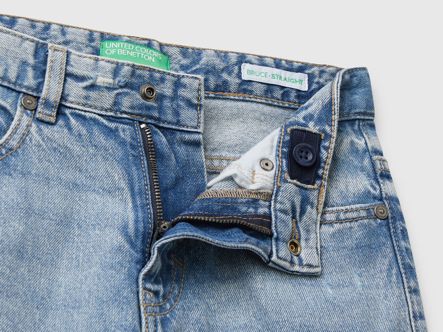 Benetton_Light Blue_Straight Jeans with Cuffs_4DW2CE04J_902_03