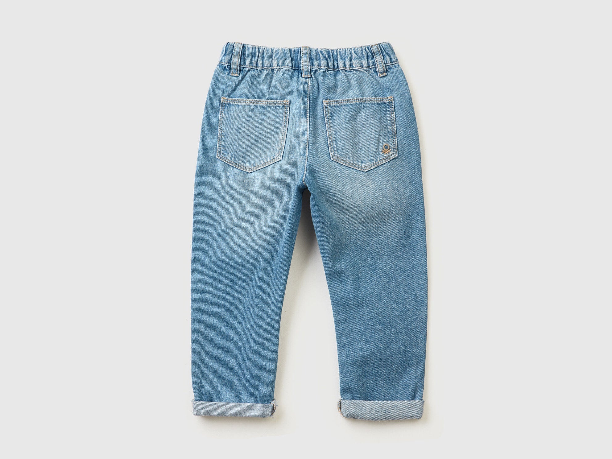 Jeans With Maxi Pockets In 100% Cotton_4DW2GE012_902_02