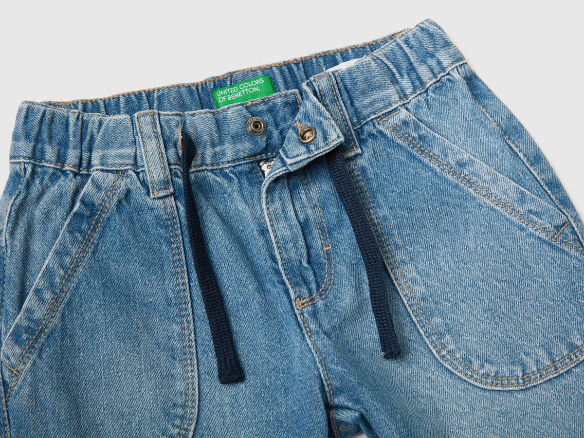 Jeans With Maxi Pockets In 100% Cotton_4DW2GE012_902_03