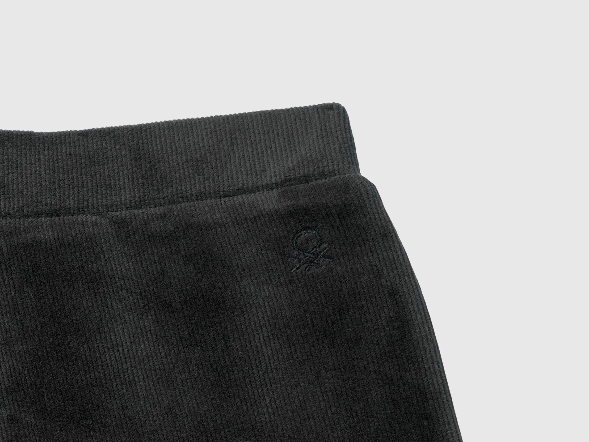 Benetton_Black_Wide Chenille Trousers_4DZBCF02Q_100_03