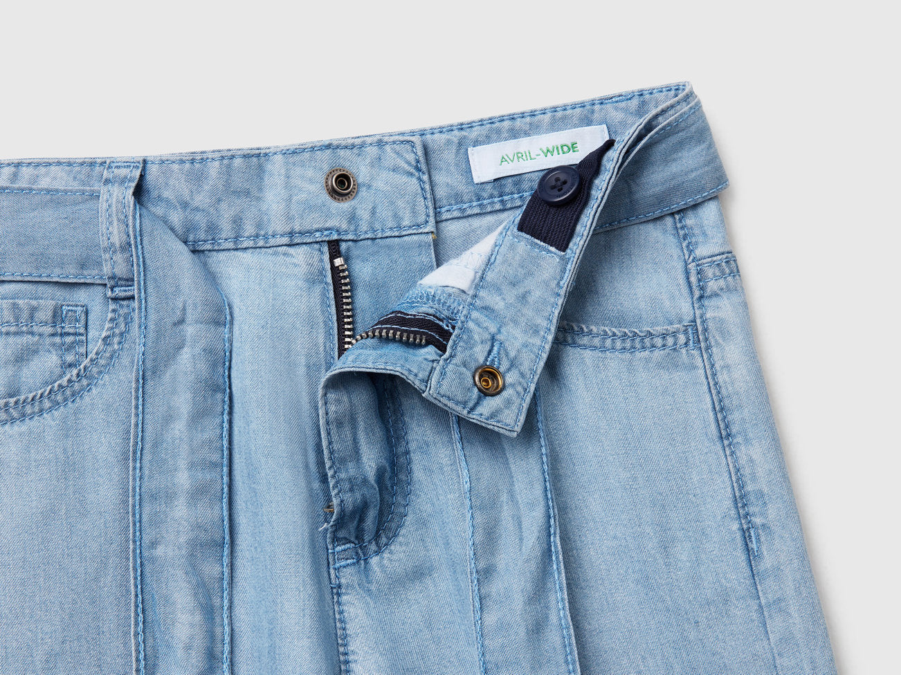 Benetton_Wide Fit Trousers with Belt_4FFKGE02E_902_03