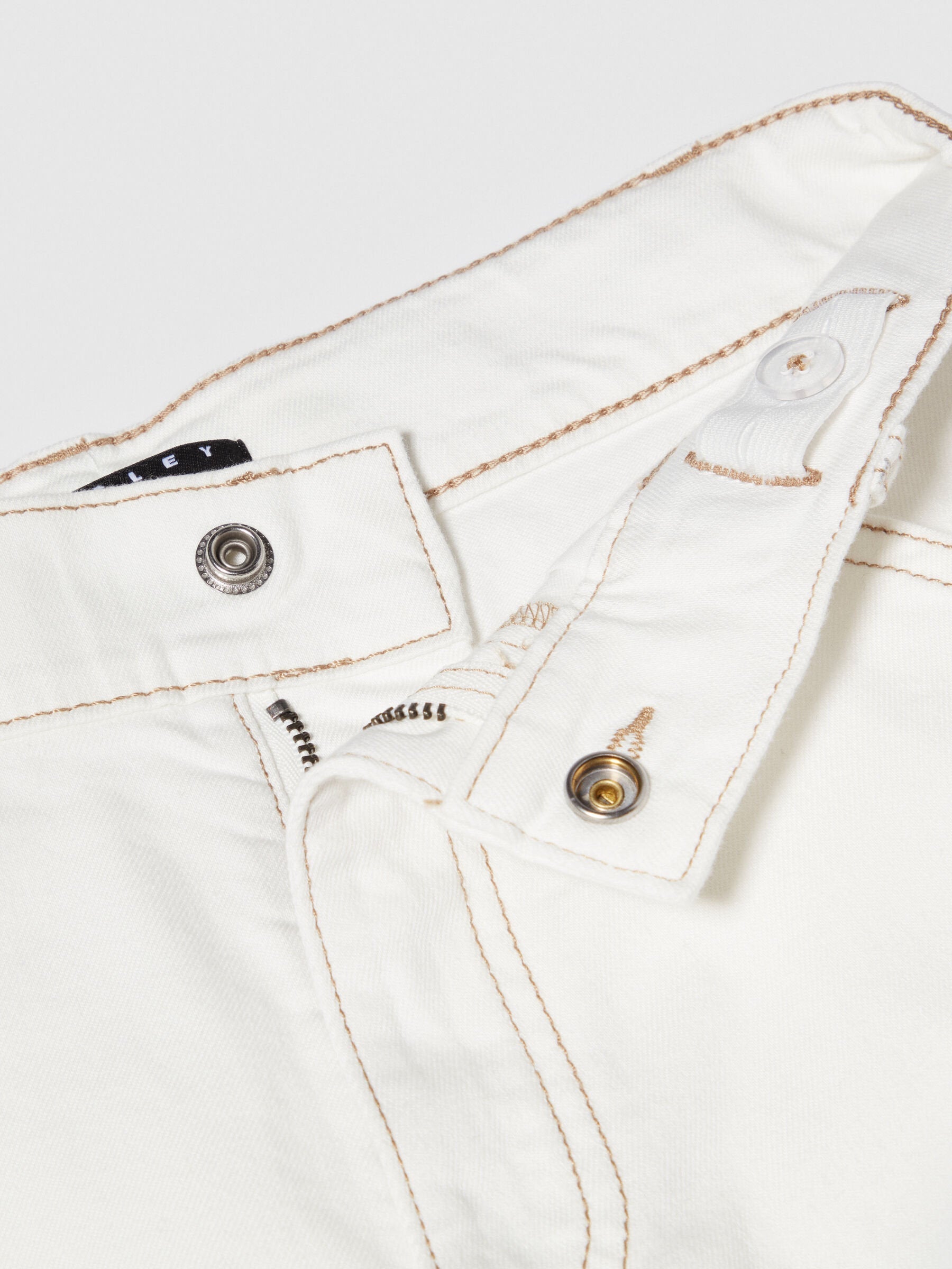 Cargo Bermudas With Patch_4N1Ey900P_074_04