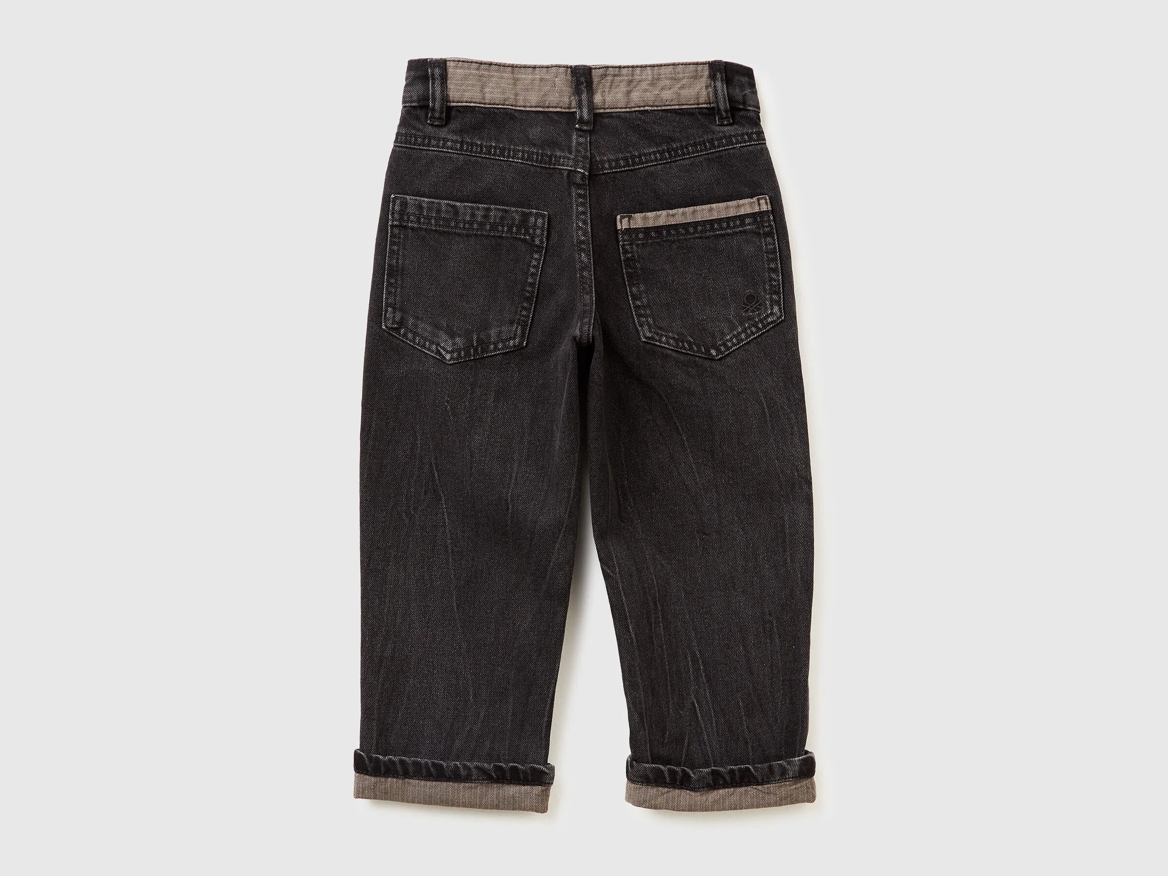 Benetton_Black_Straight Fit Jeans_4R76GE02U_800_02