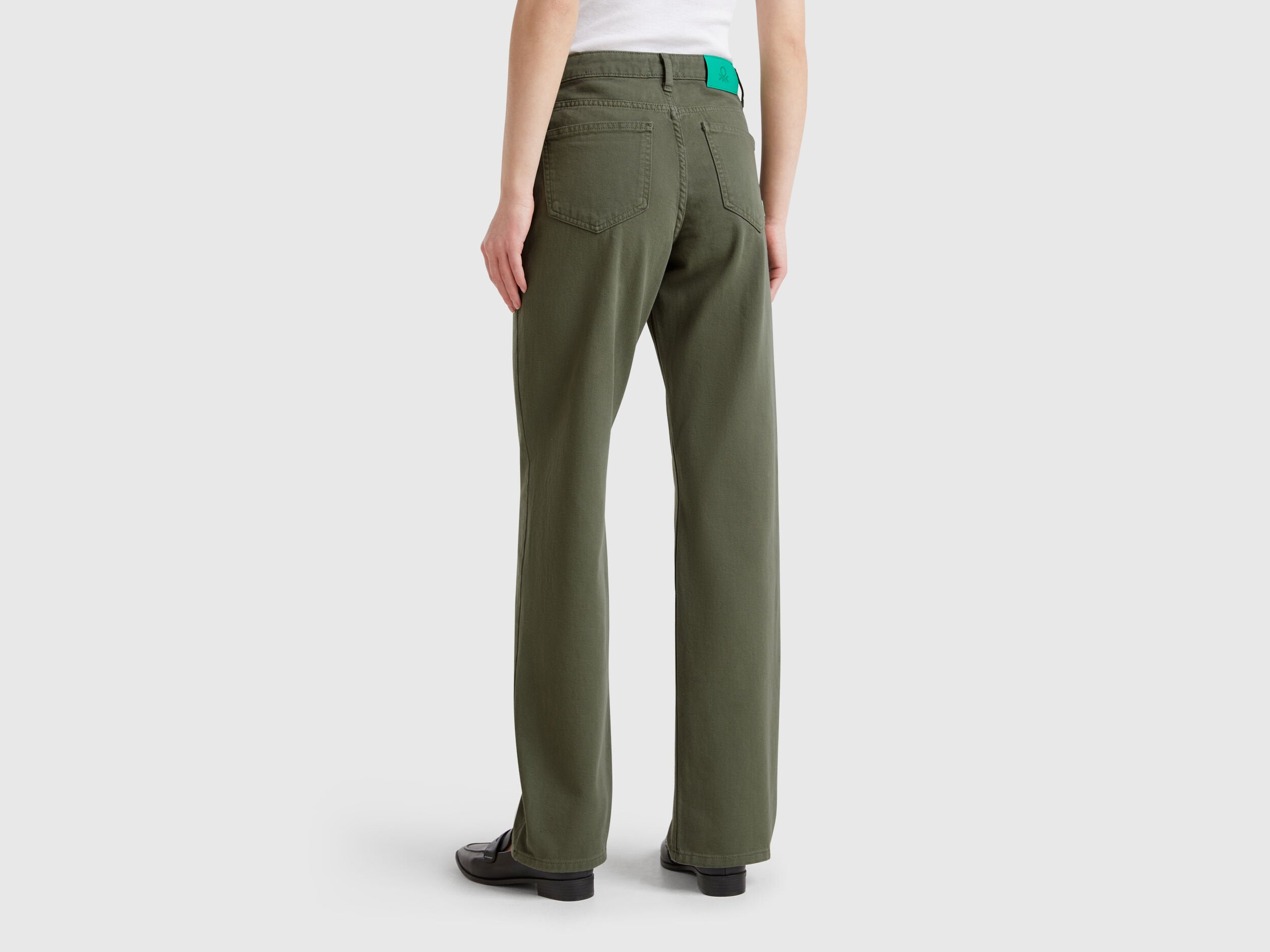 Benetton_Straight Leg Jeans_4RZVDE00J_26Y_03