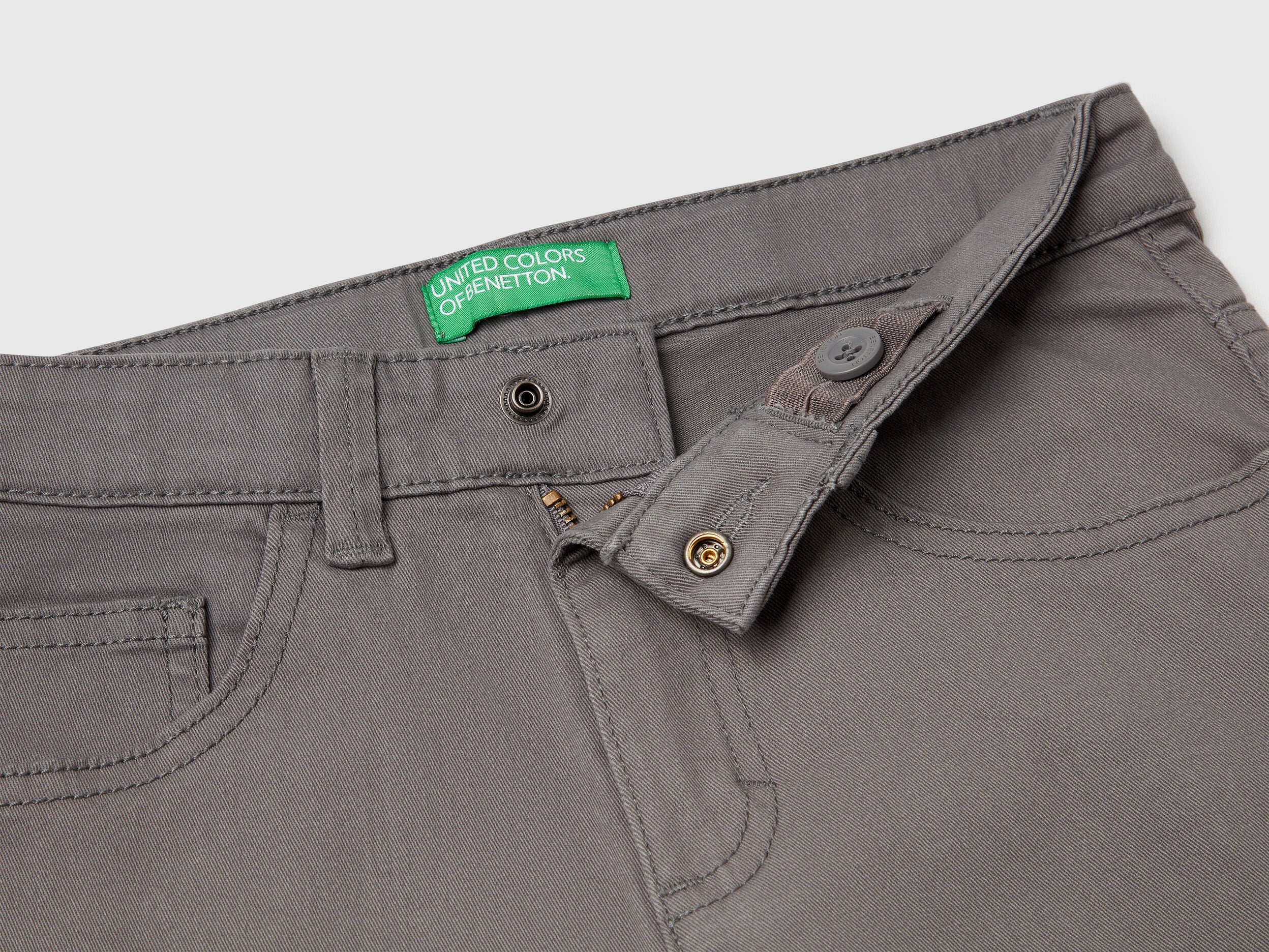 Benetton_Five Pocket Slim Fit Trousers_4TCGCE00P_00W_03