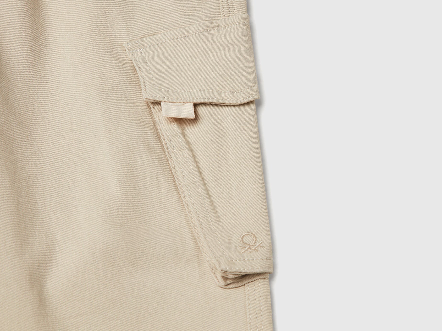 Benetton_Slim Fit Cargo Trousers_4TCGCF049_152_03