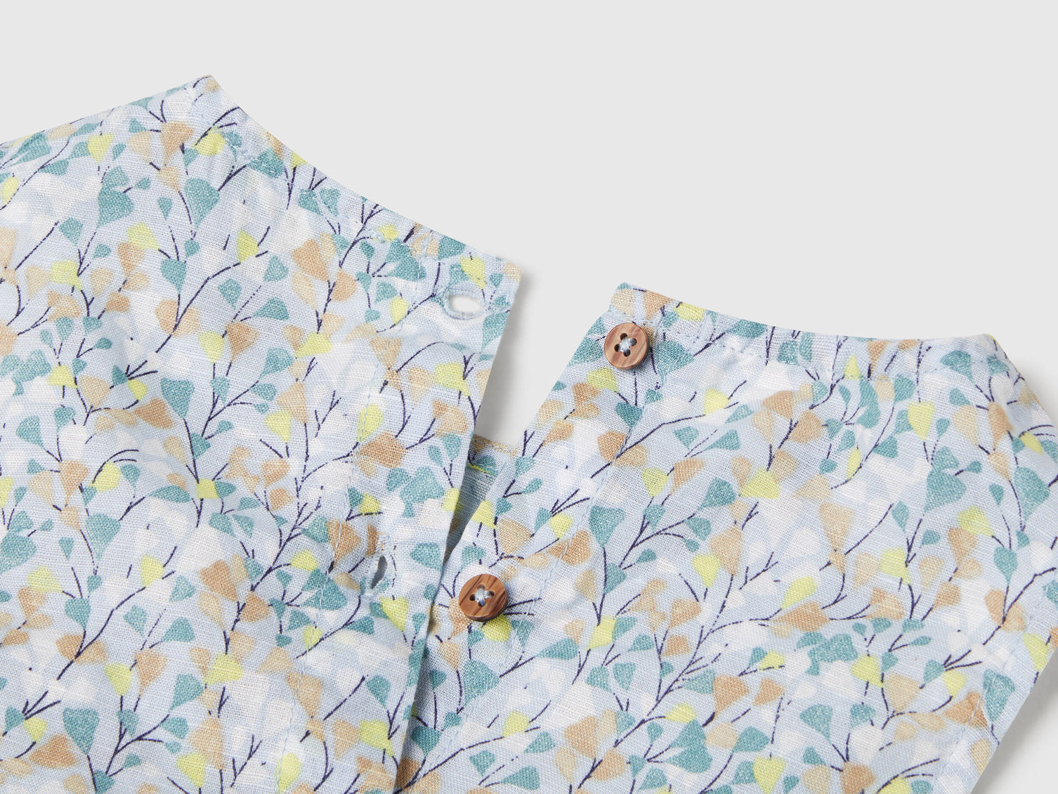 Benetton_Floral Blouse in Linen Blend_59Y6GQ02F_60J_03