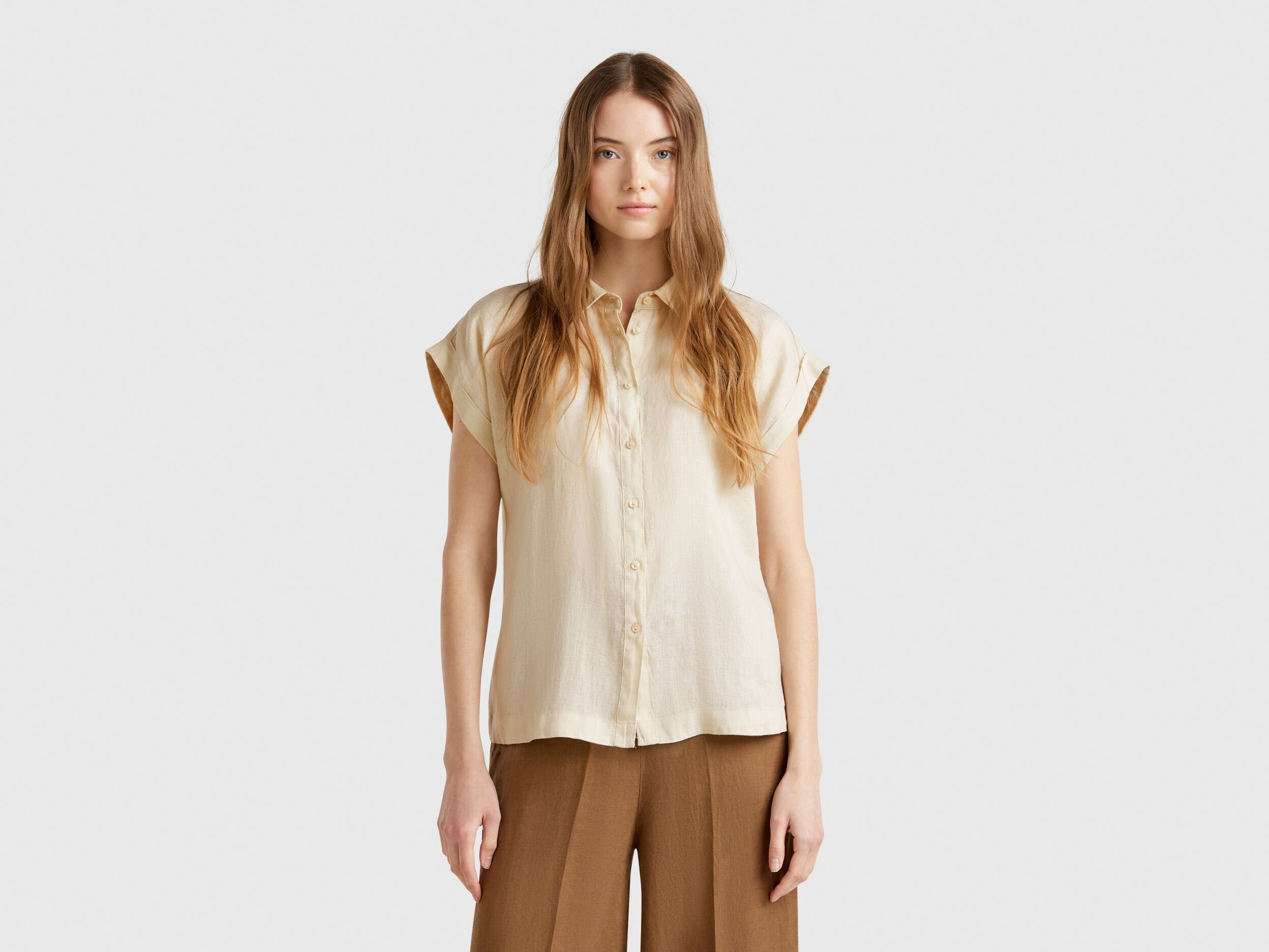 Benetton_Regular Fit Shirt in Pure Linen_5BMLDQ06V_152_01