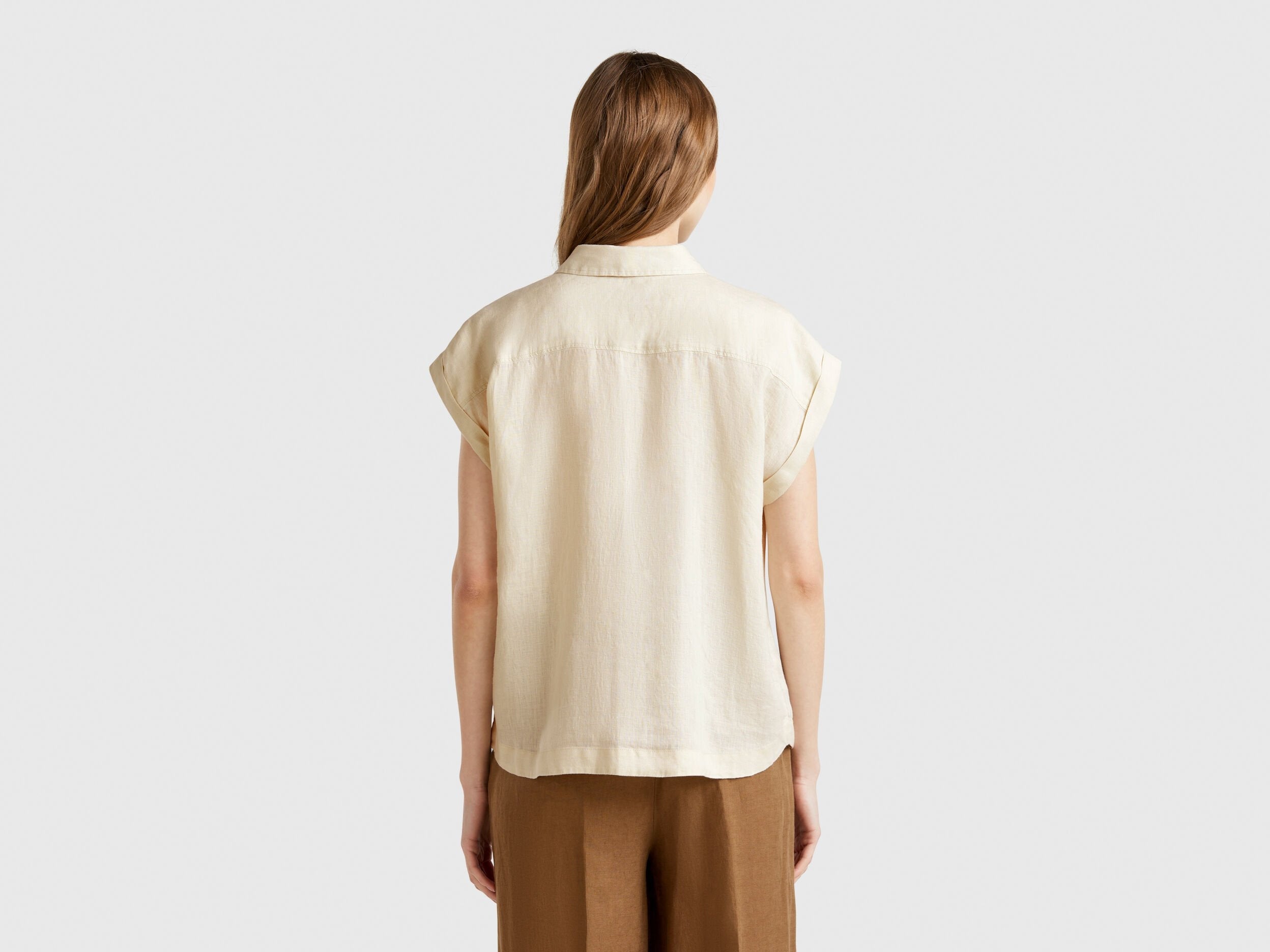 Benetton_Regular Fit Shirt in Pure Linen_5BMLDQ06V_152_03