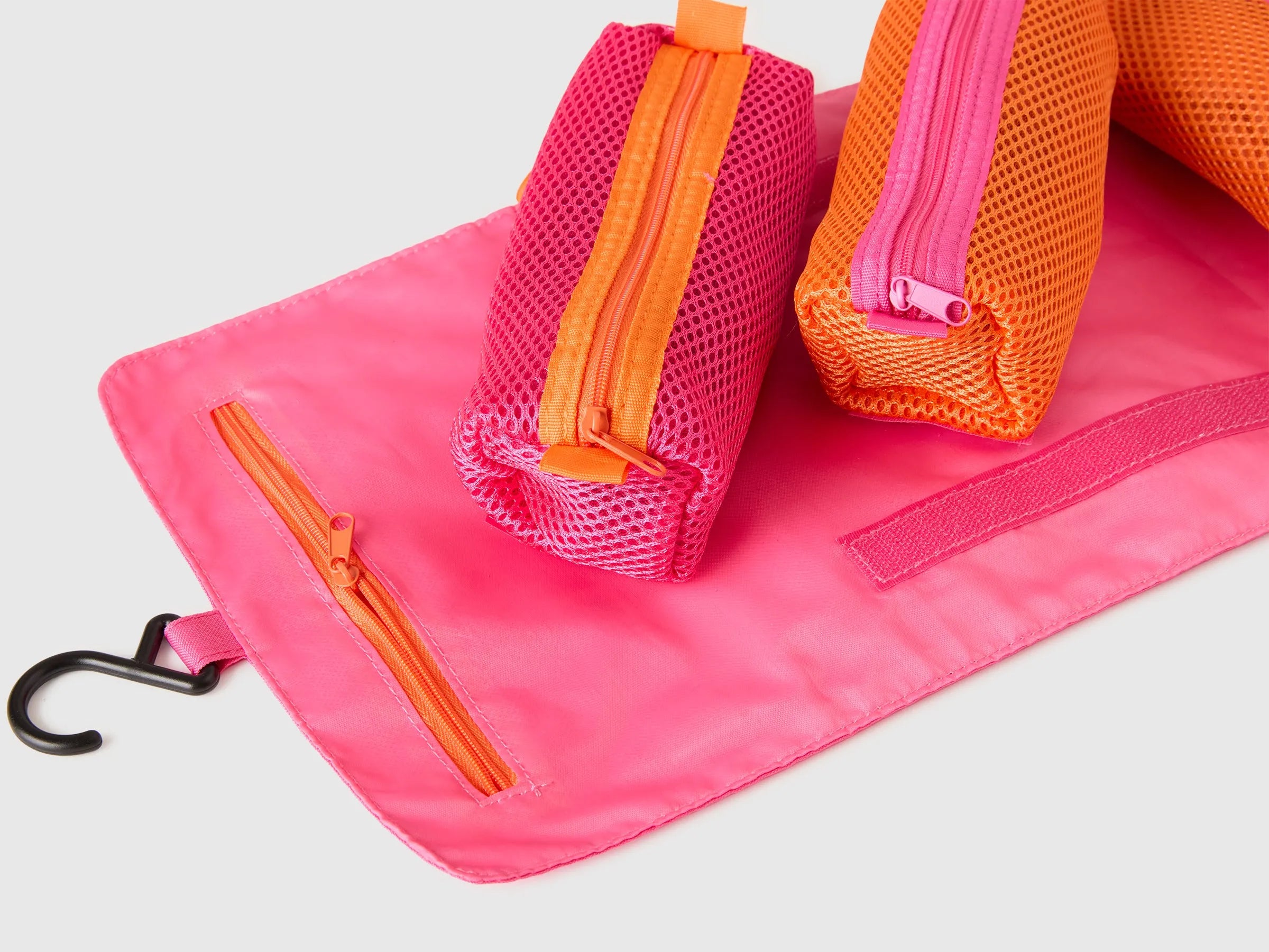 Benetton Pink Women Pink Travel Set SKU: 65KTV800L_901 Image 03