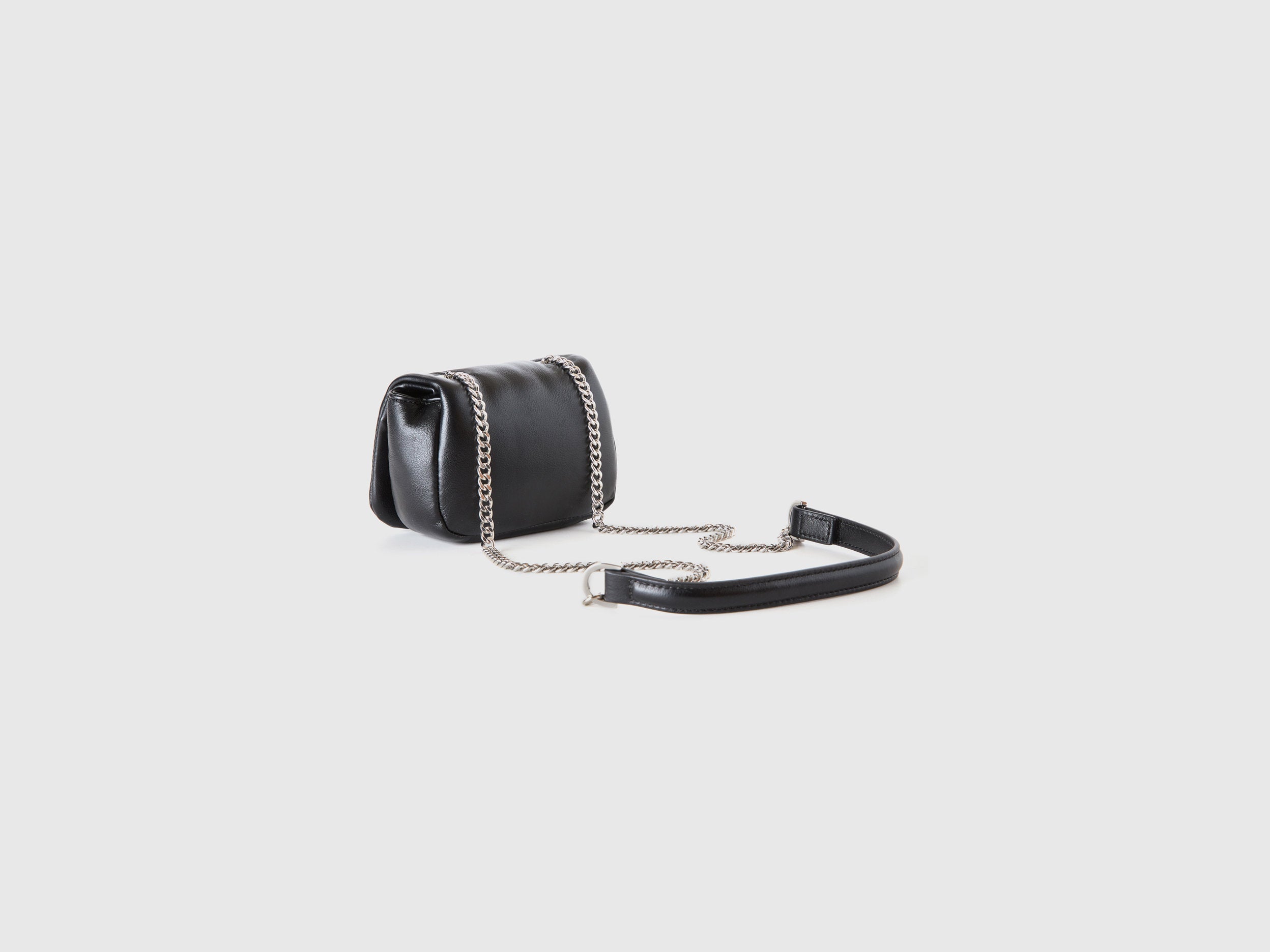Padded Shoulder Bag_69ATCY01E_700_02