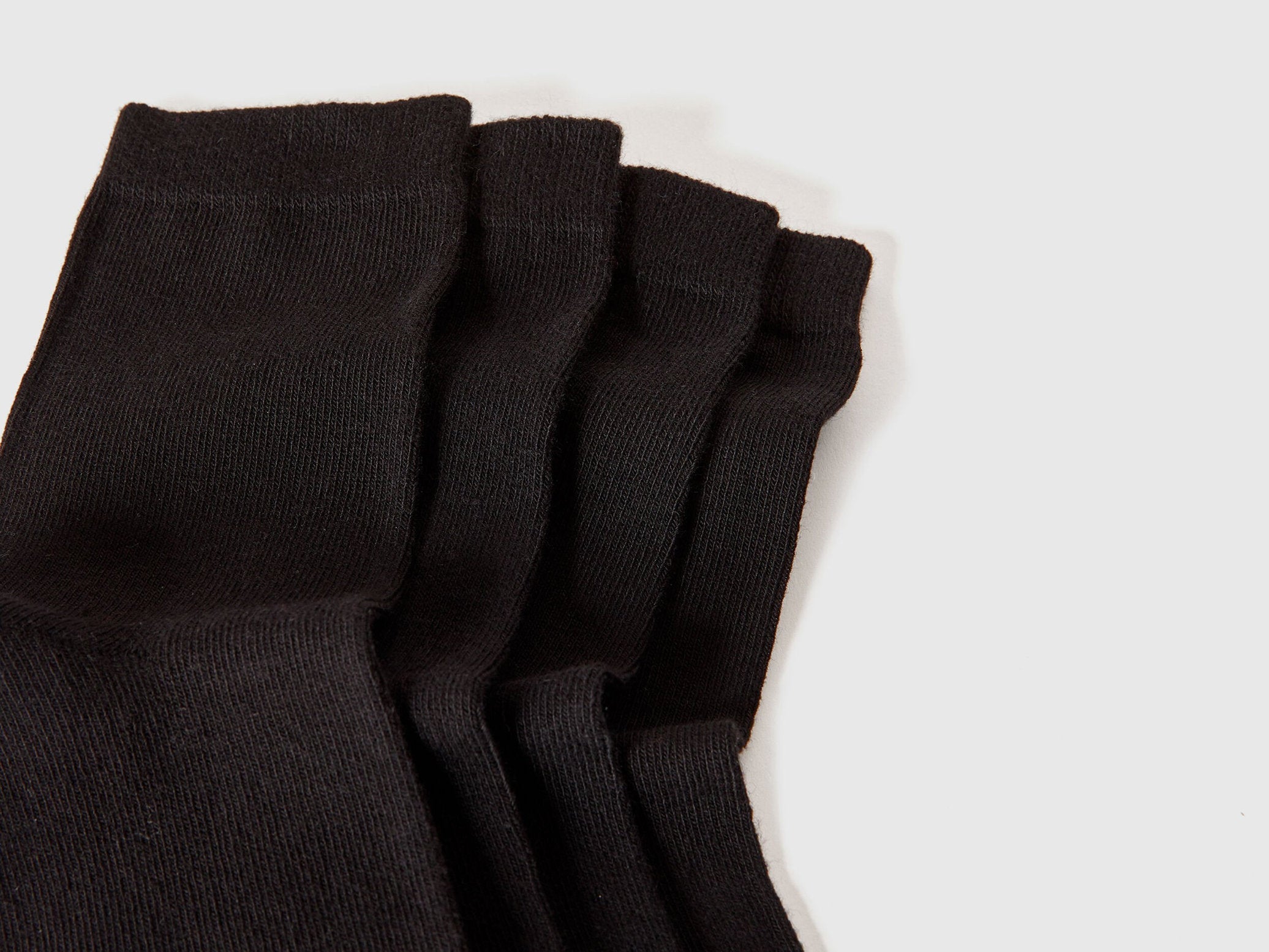 Benetton_Four Pairs of Short Socks_6GRD07028_903_02