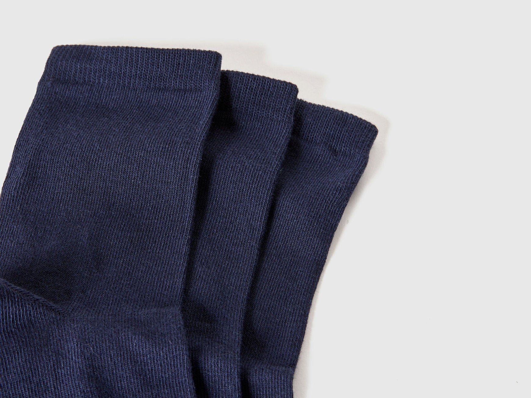 Benetton_Three Pairs of Short Socks_6GRD2701M_901_02
