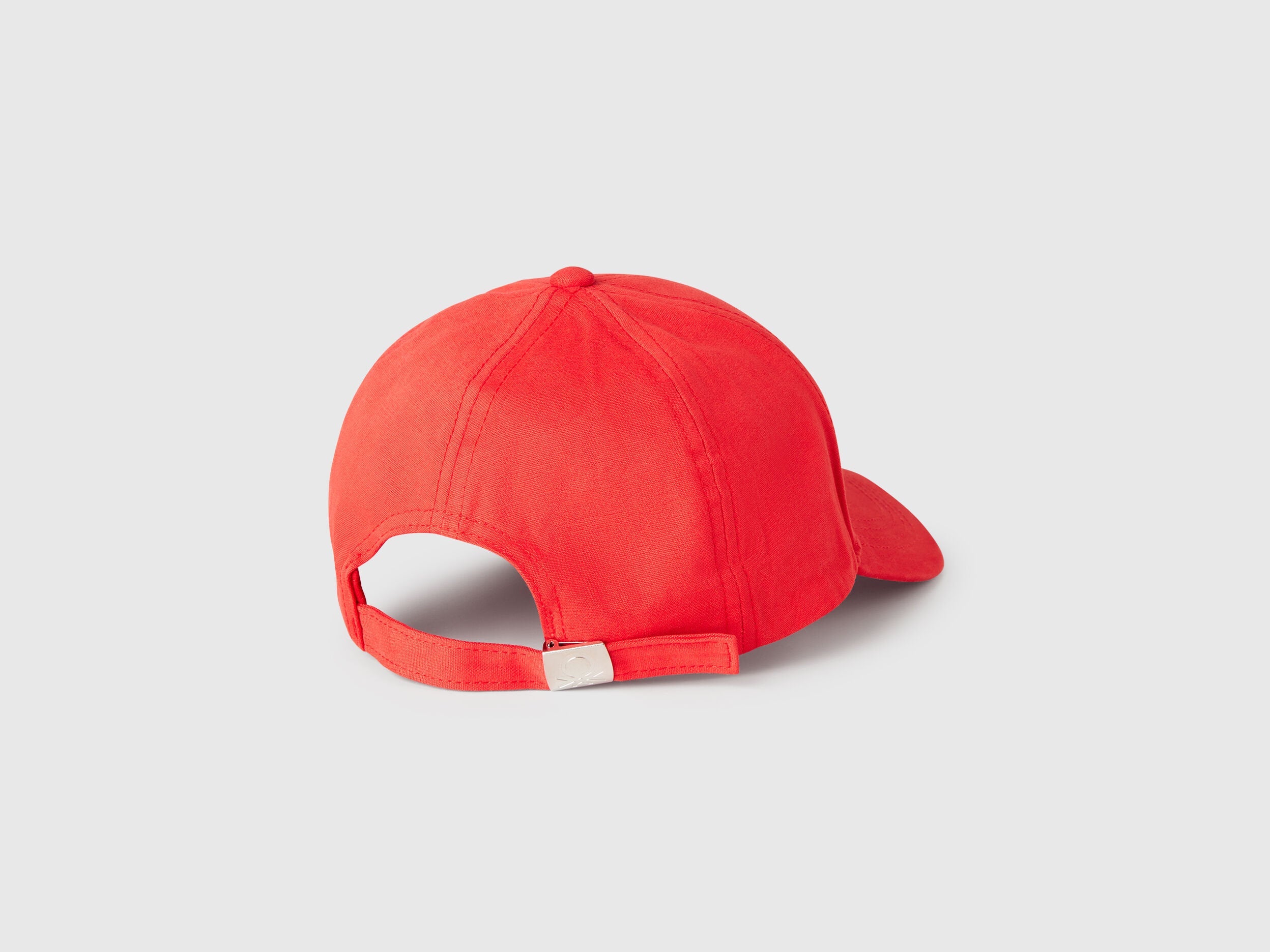 Benetton_Cap with Visor_6YCTCA01Y_19Q_02
