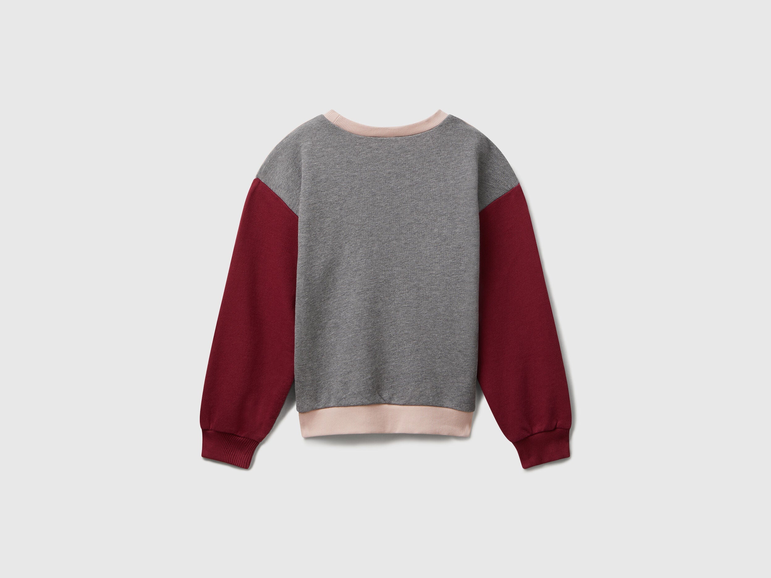 Benetton_Creamy White_Tracksuit with Glittery Logo Print_C10Q0-CF02HS_901_03