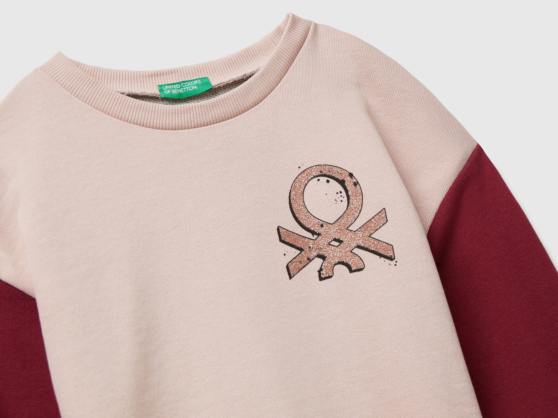 Benetton_Creamy White_Tracksuit with Glittery Logo Print_C10Q0-CF02HS_901_04