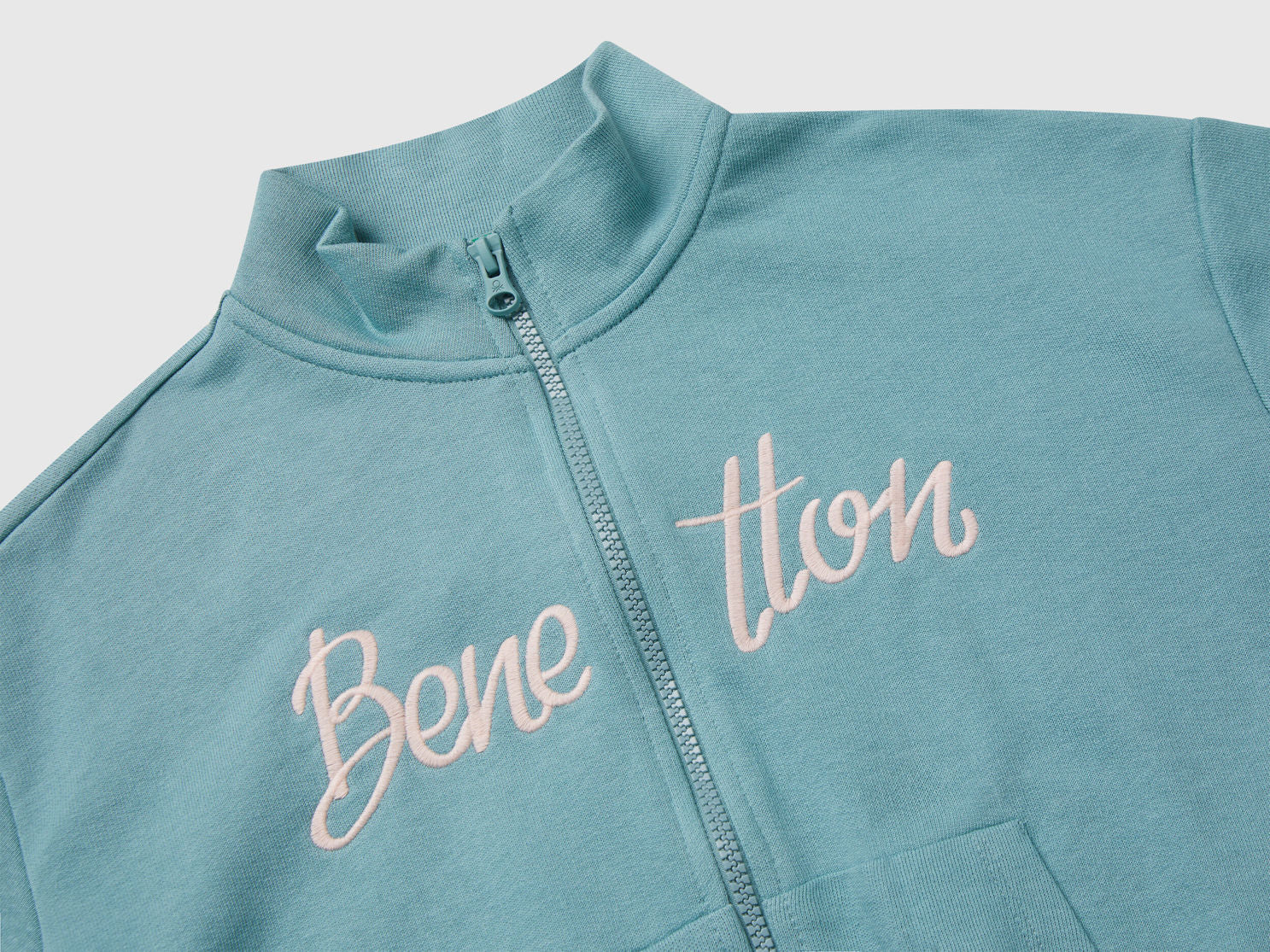 Benetton_Sky Blue_Zip-Up Tracksuit with Print_C505D-CF02HS_33K_04