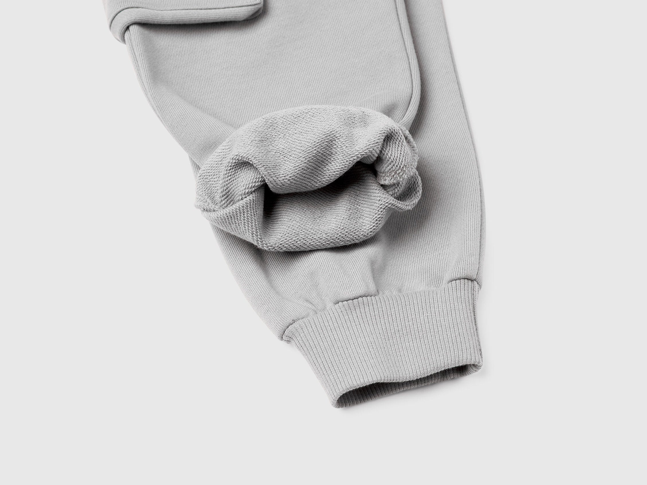Benetton boys grey cargo sweatpants detail close-up of ribbed cuff