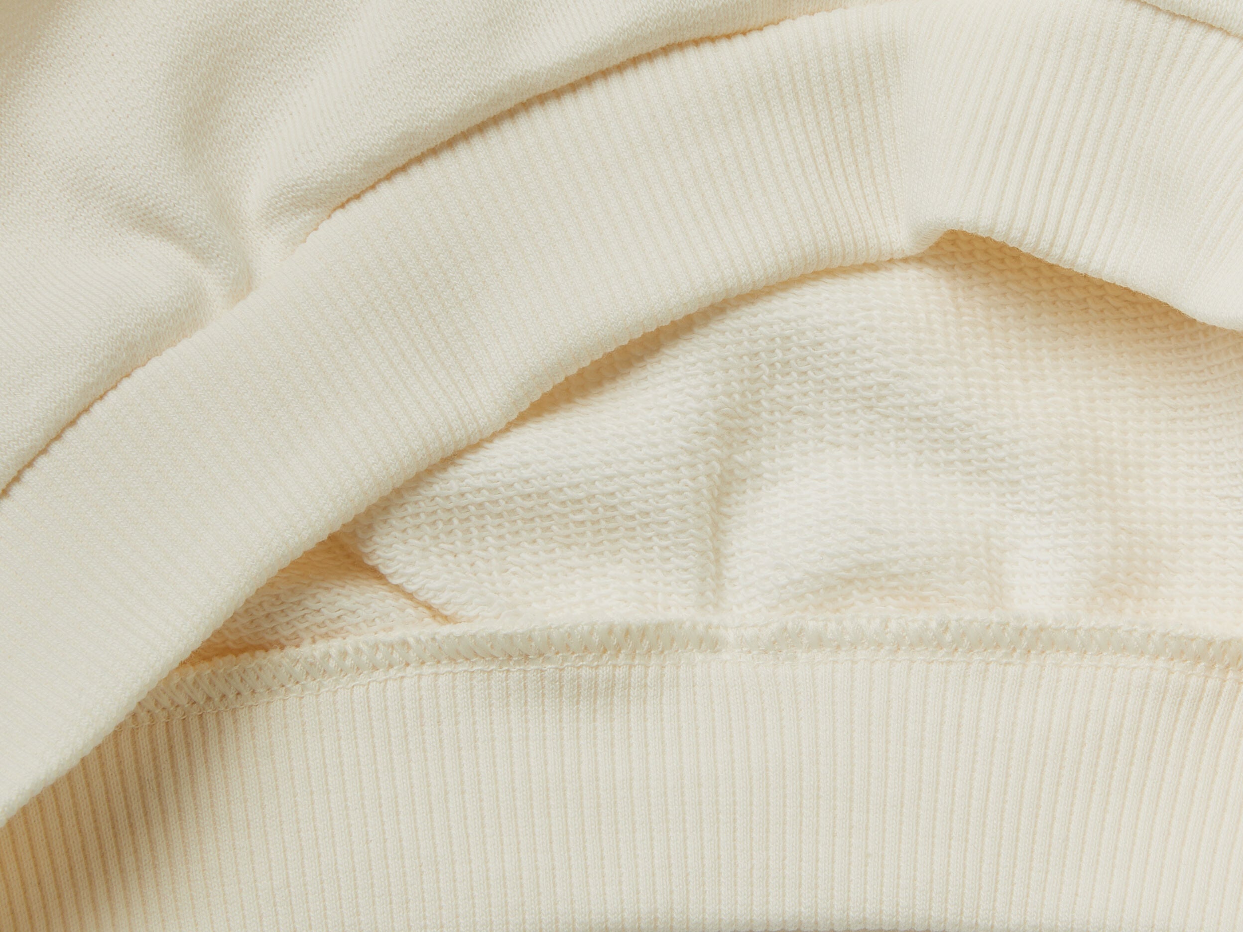 Sweatshirt With Collar And "Be" Embroidery