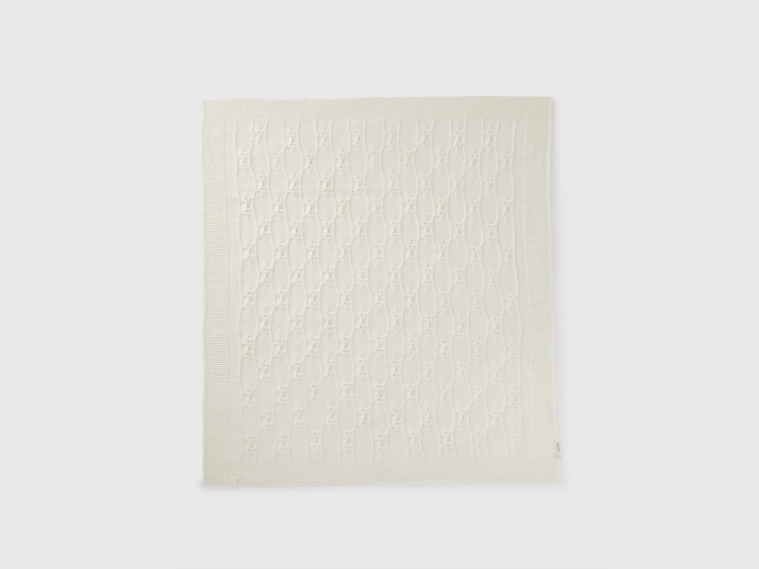 Benetton_Creamy White_Cover with Cable Knit_1370A8008_600_02