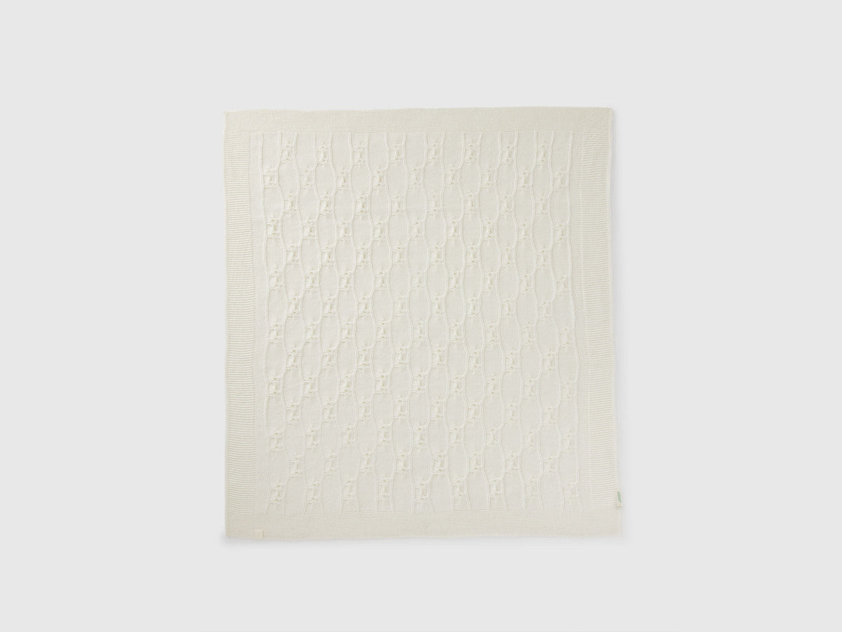 Benetton_Creamy White_Cover with Cable Knit_1370A8008_600_02