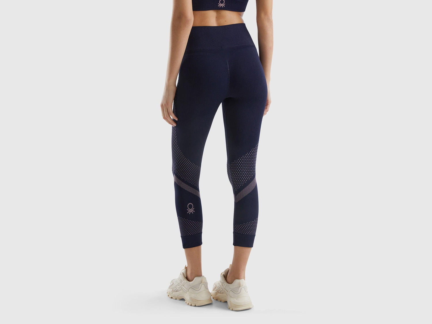 Seamless Sports 3/4 Leggings_189T3F00T_016_02