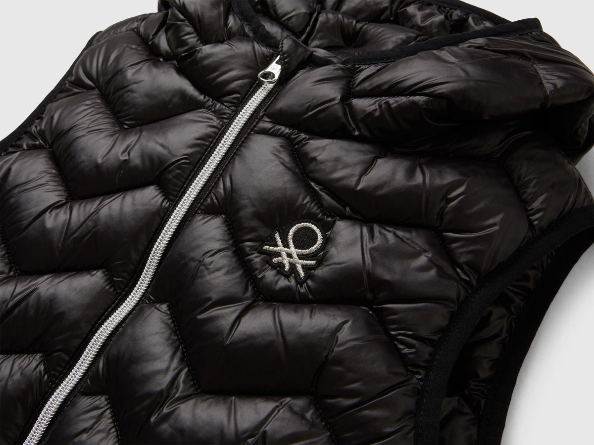Benetton_Black_Padded Vest with Hood_21INCJ00Q_100_03