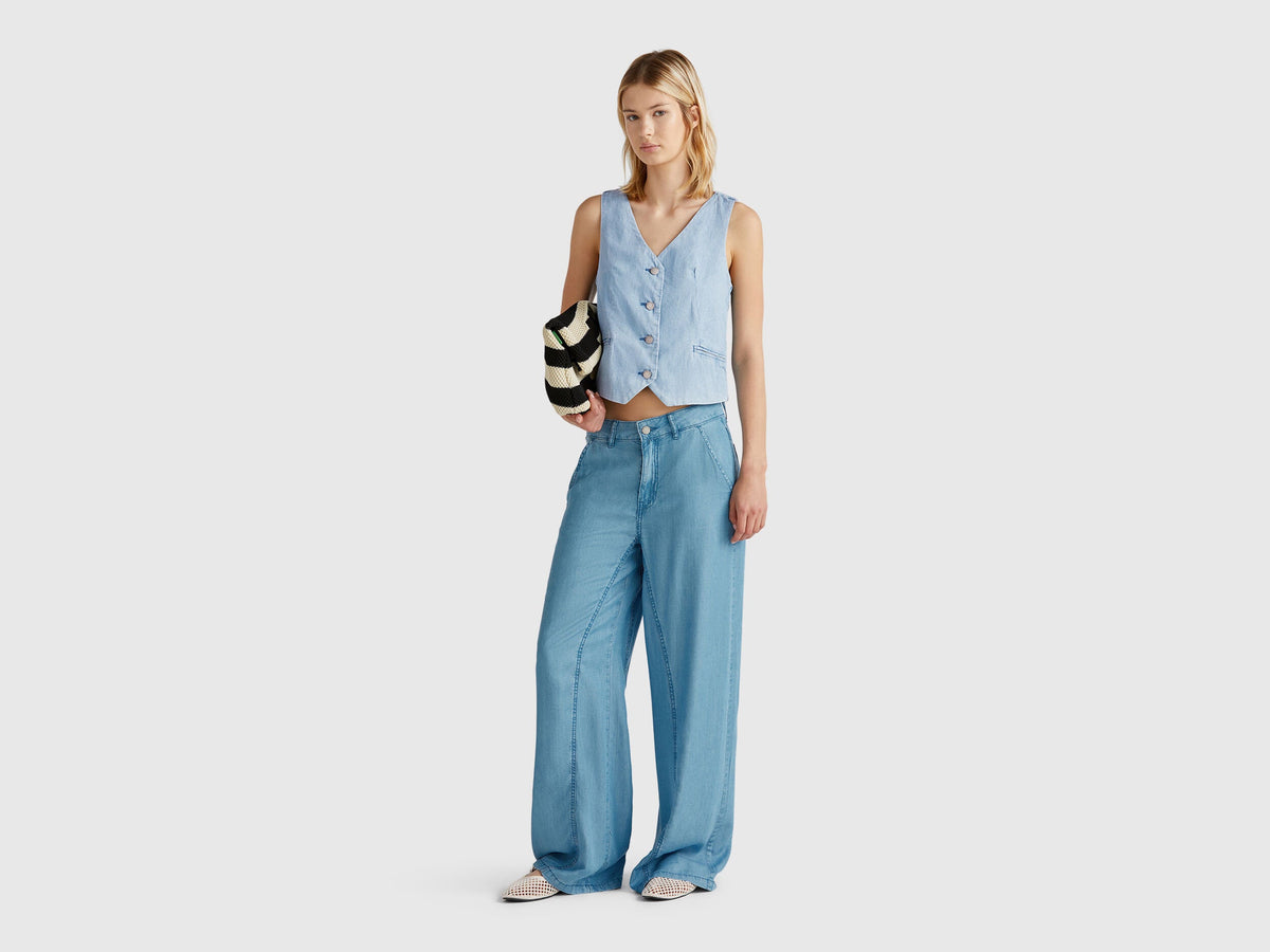 Benetton_Vest in Chambray_2DHJDJ010_902_03