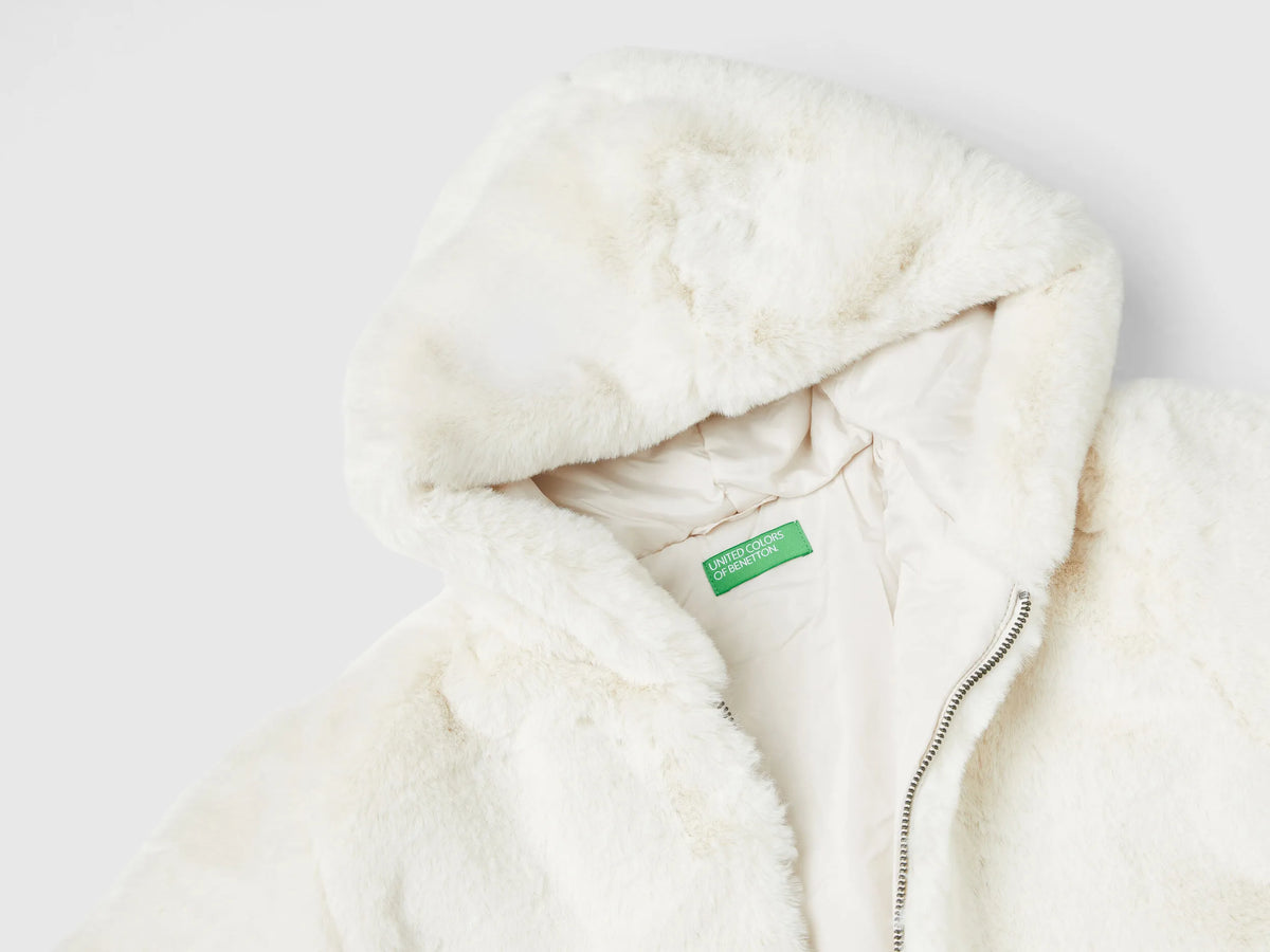 Benetton_Creamy White_Jacket in Faux Fur_2Q6TCN05E_0R2_03