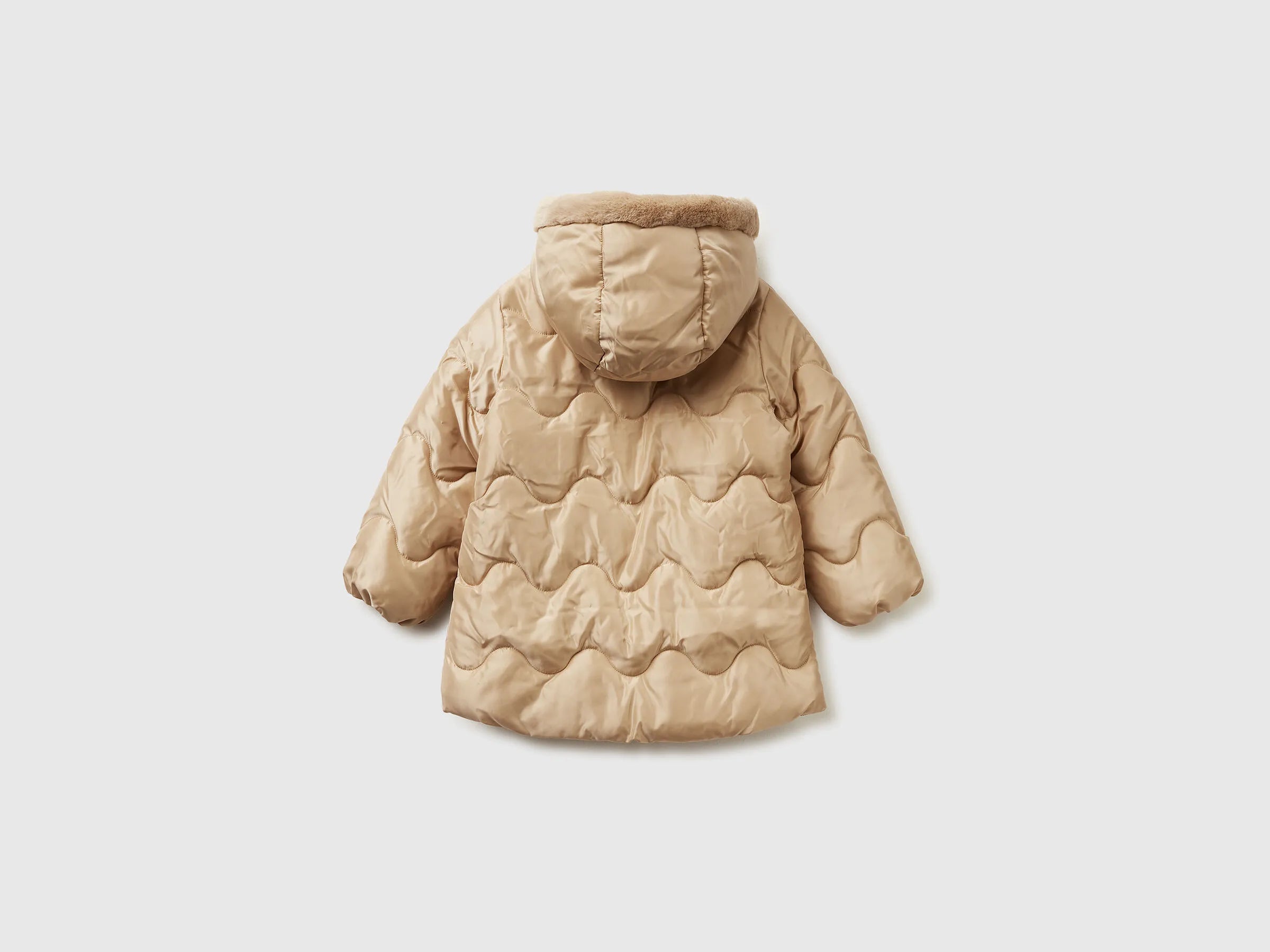 Benetton_Beige_Shiny Nylon Jacket_2SVKGN045_1K3_02